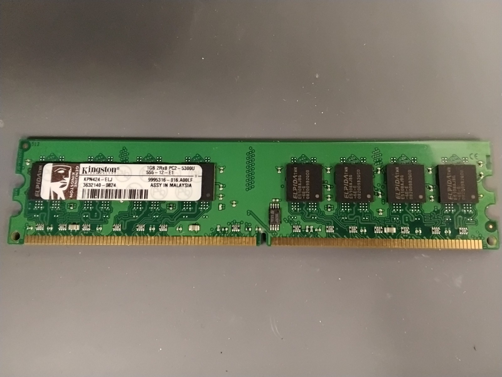 Kingston 1x1GB Ram KPN424-ELJ DDR2 PC2-5300U 555-12-E1 C03022026E