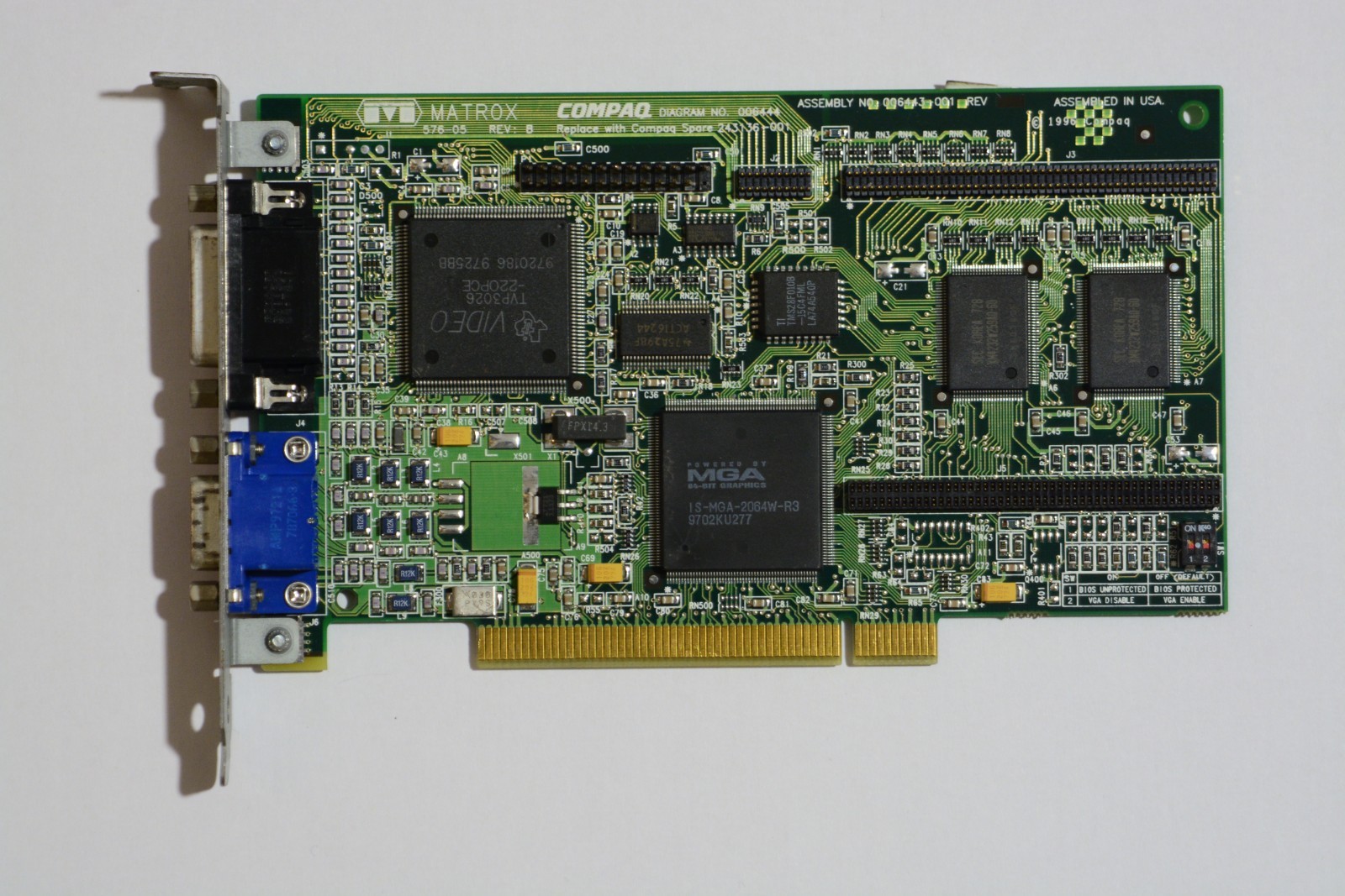 Matrox Millennium | 2MB WRAM | 1x VGA, 1x DA-15