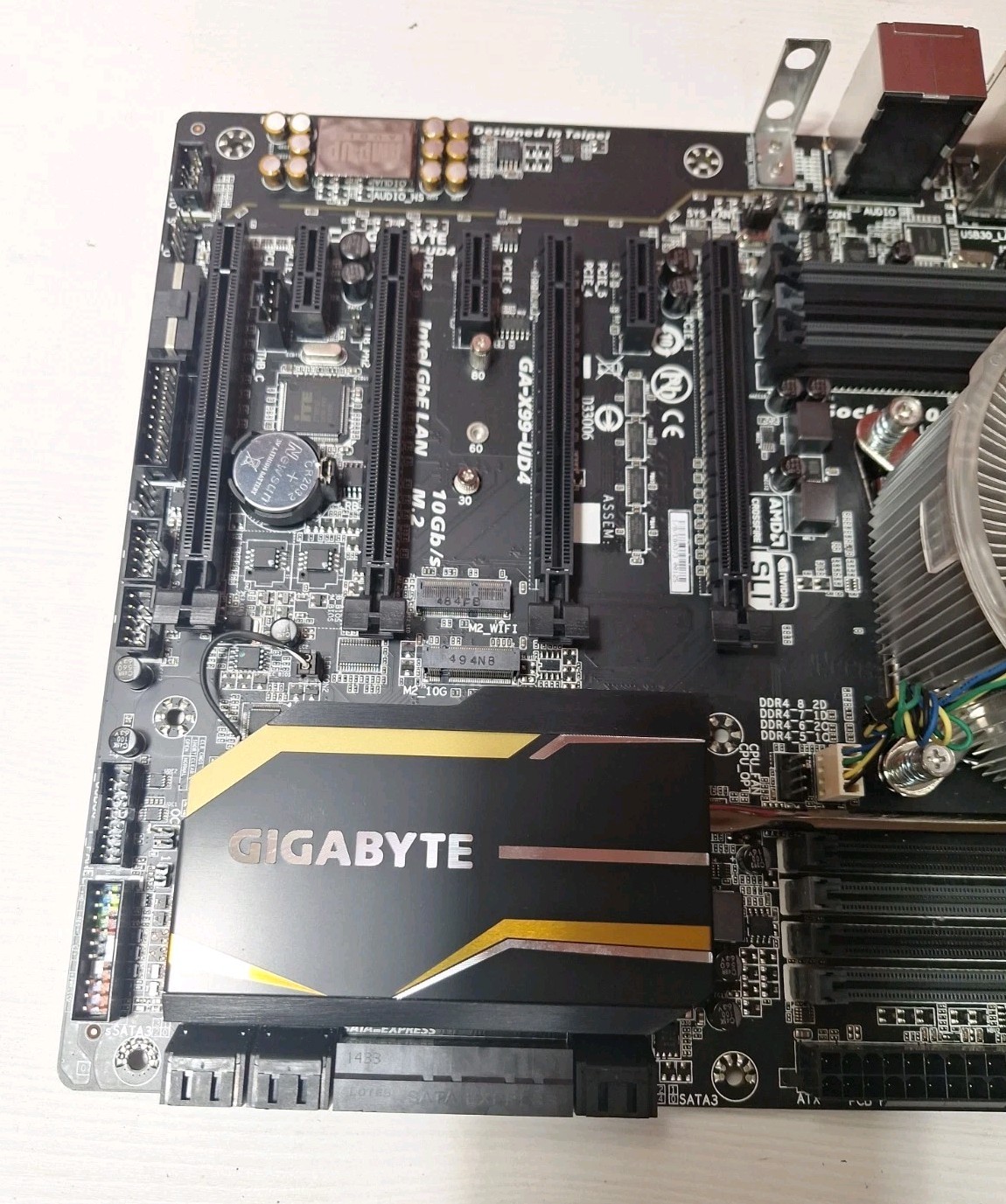 GIGABYTE GA-X99-UD4 Gaming Motherboard i7-5820K CPU