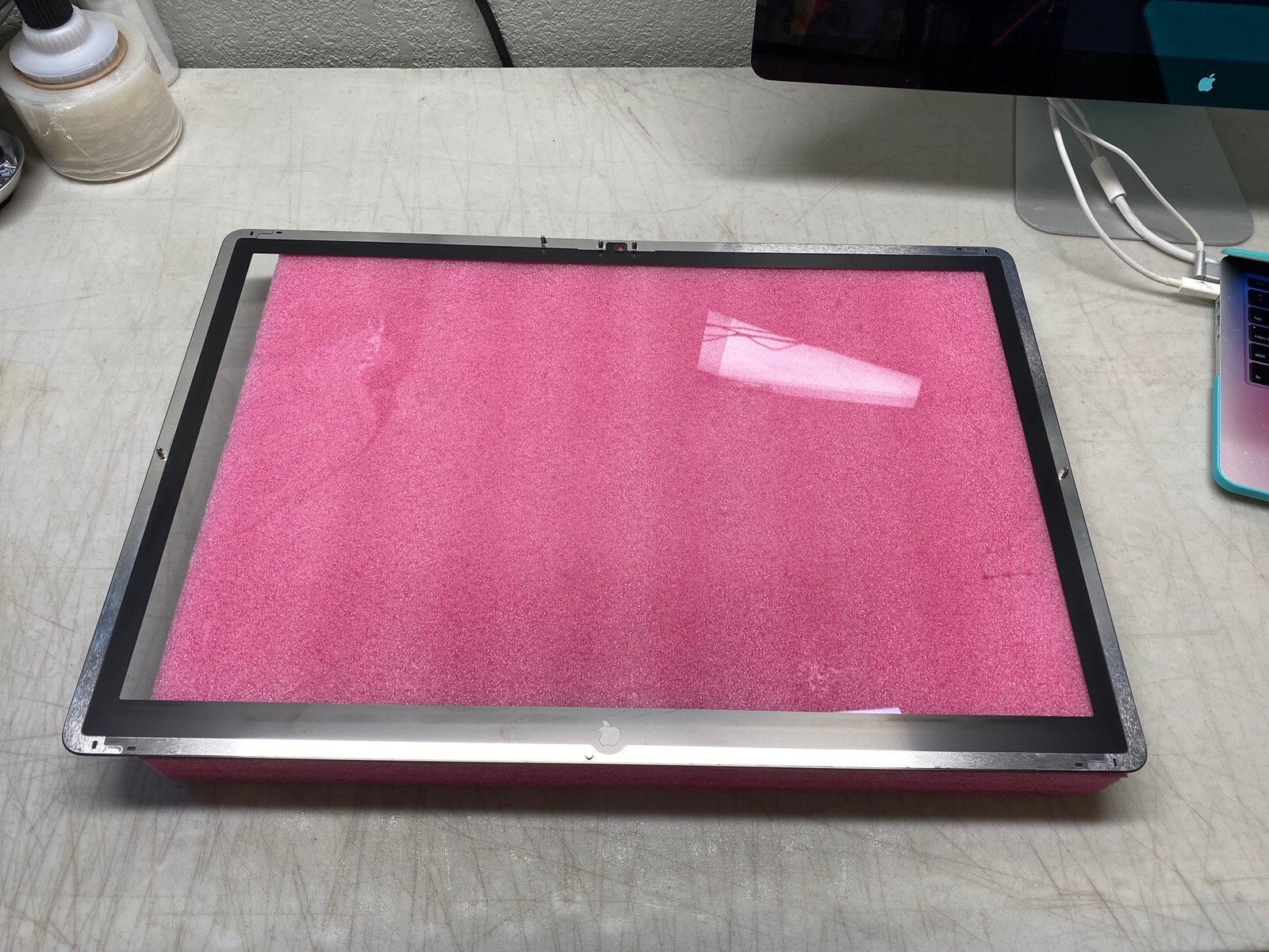 922-8678 LCD Glass Panel for Cinema Display 24-inch Late 2008 A1267 MB382LL/A