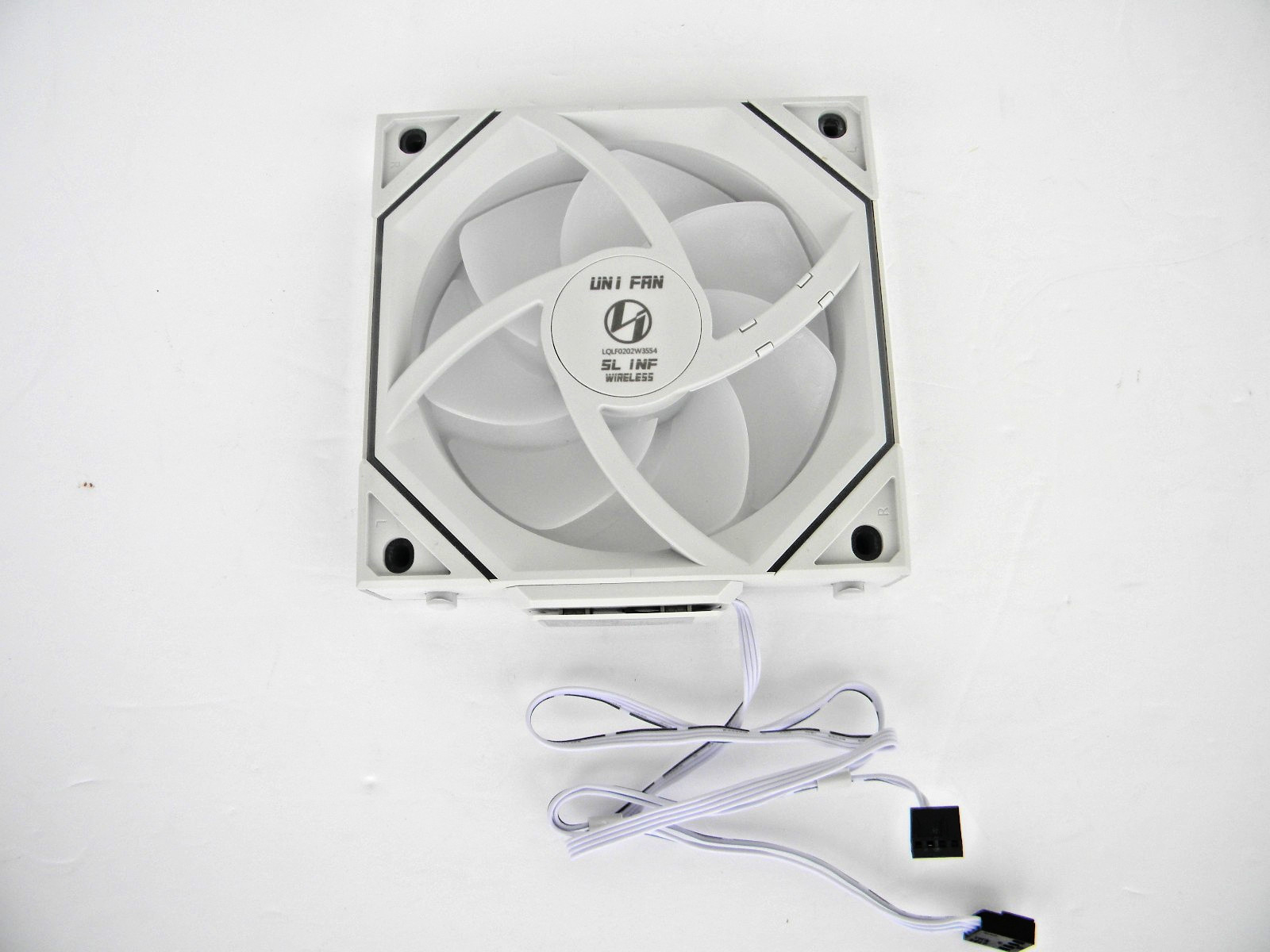 Lian Li UNI FAN SL-INF WIRELESS 120 Fluid Dynamic Bearing 120mm Case Fan – White