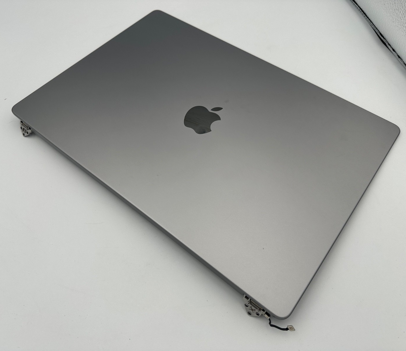 Genuine! Space Gray MacBook Pro 16″ M1 2021 A2485 MK1E3LL/A LCD Screen Grade B