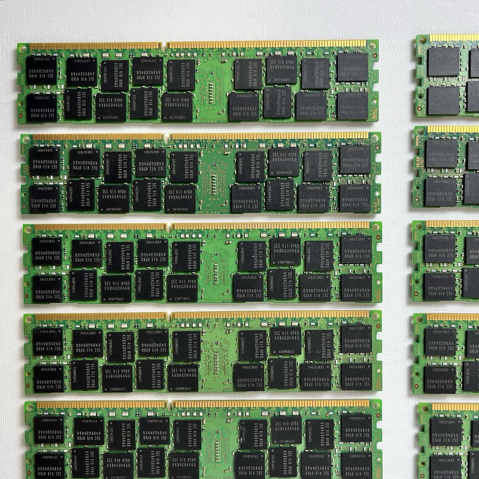 Lot 16GB Samsung 256GB (16x16GB) DDR3 PC3L- 12800R M393B2G70QH0-YKO