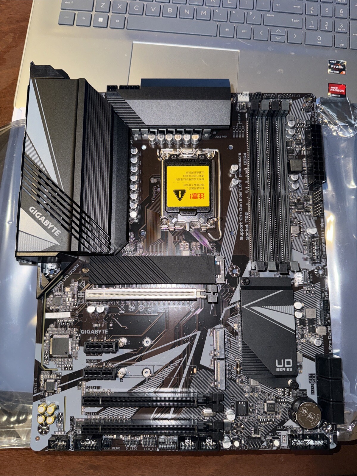 GIGABYTE Z690 UD DDR4 LGA 1700 ATX Intel 12th Gen Z690 ATX Motherboard