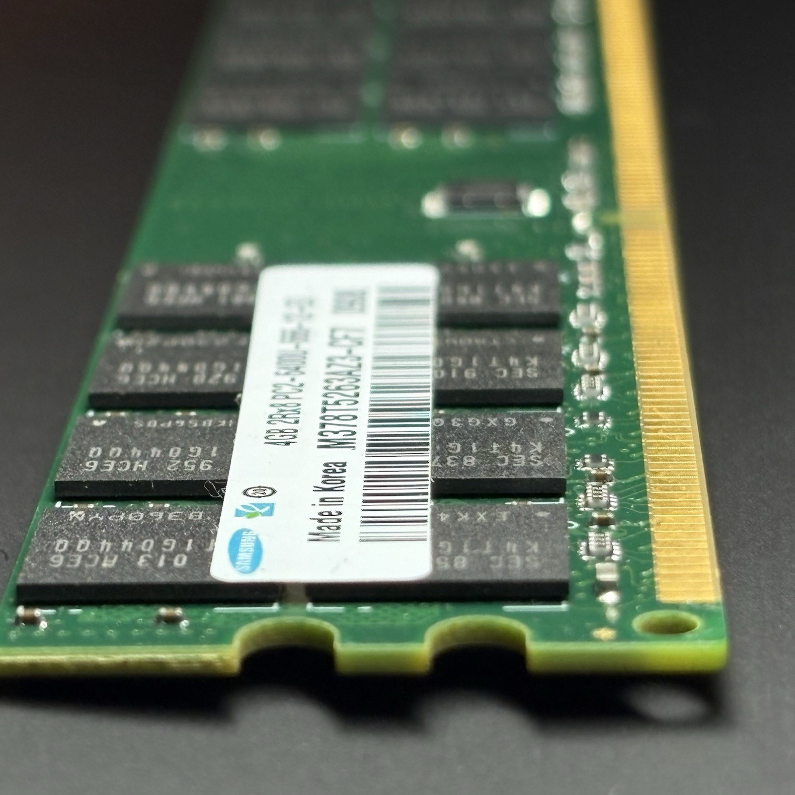 Lot of 32 Samsung 4GB DDR2 Desktop RAM Modules M378T5263AZ3-CF7 PC2-6400U