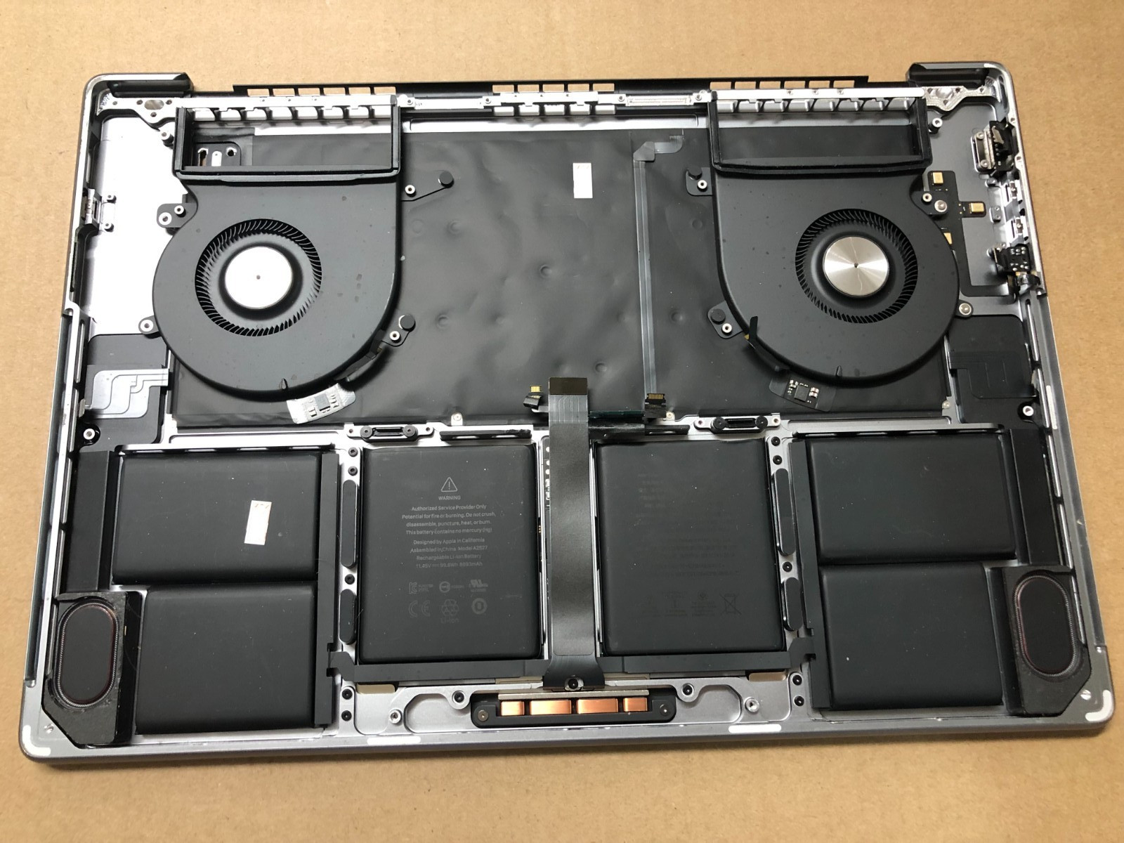 MacBook Pro A2485 2021 Keyboard Plamrest with battery , Space Gray