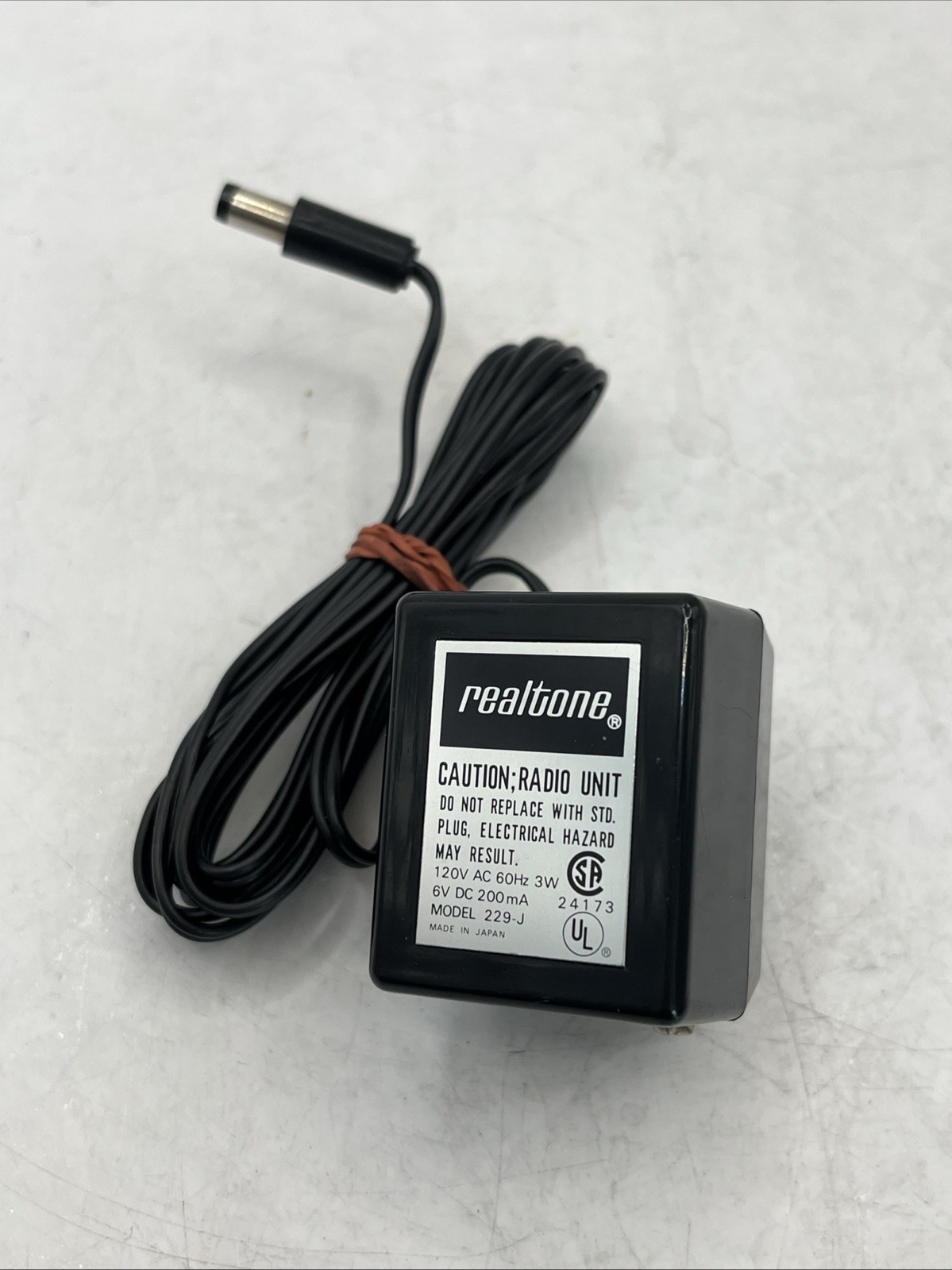 REALTONE power Supply 120V 60hz 3w Model 229-J 200ma Vintage