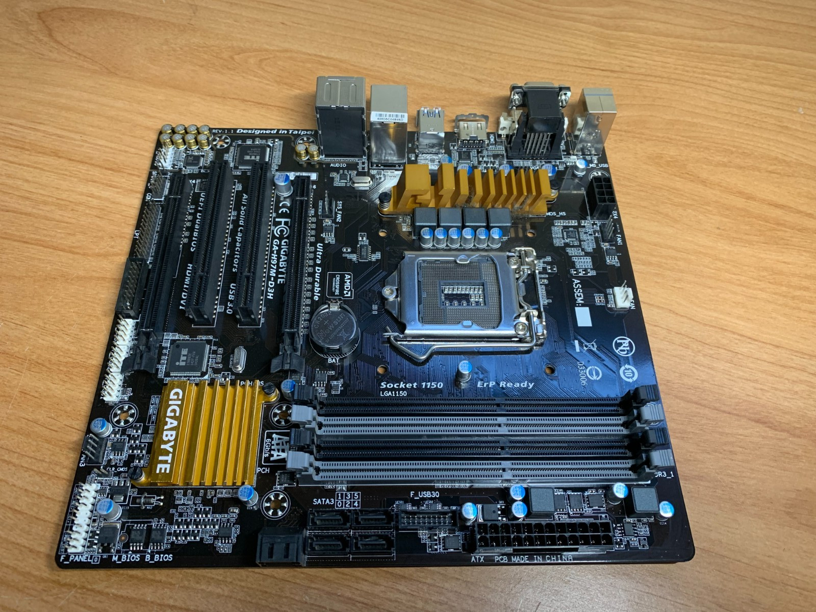 Gigabyte GA-H97M-D3H Micro-ITX Motherboard LGA 1150 with IO Shield -TESTED