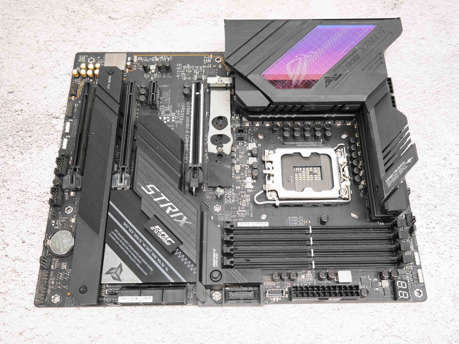 ASUS ROG Strix Z690-E Gaming WiFi LGA 1700 ATX Intel Motherboard BROKEN