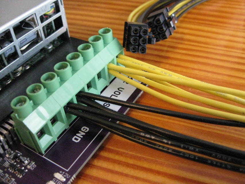 Gigampz HP Common-Slot Power Supply Breakout Board – Great for Mining Rigs!