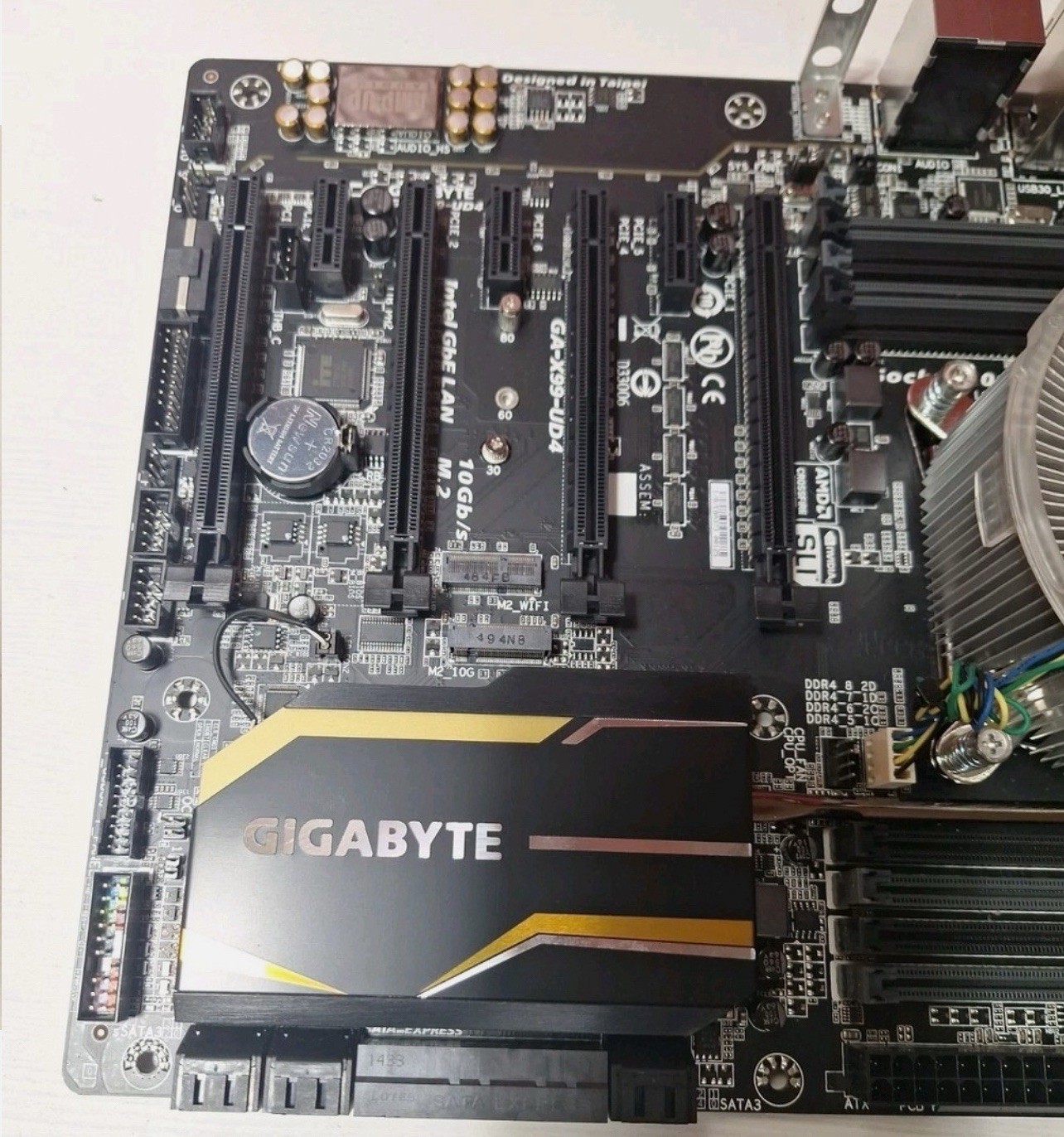 GIGABYTE GA-X99-UD4 Gaming Motherboard i7-5820K CPU