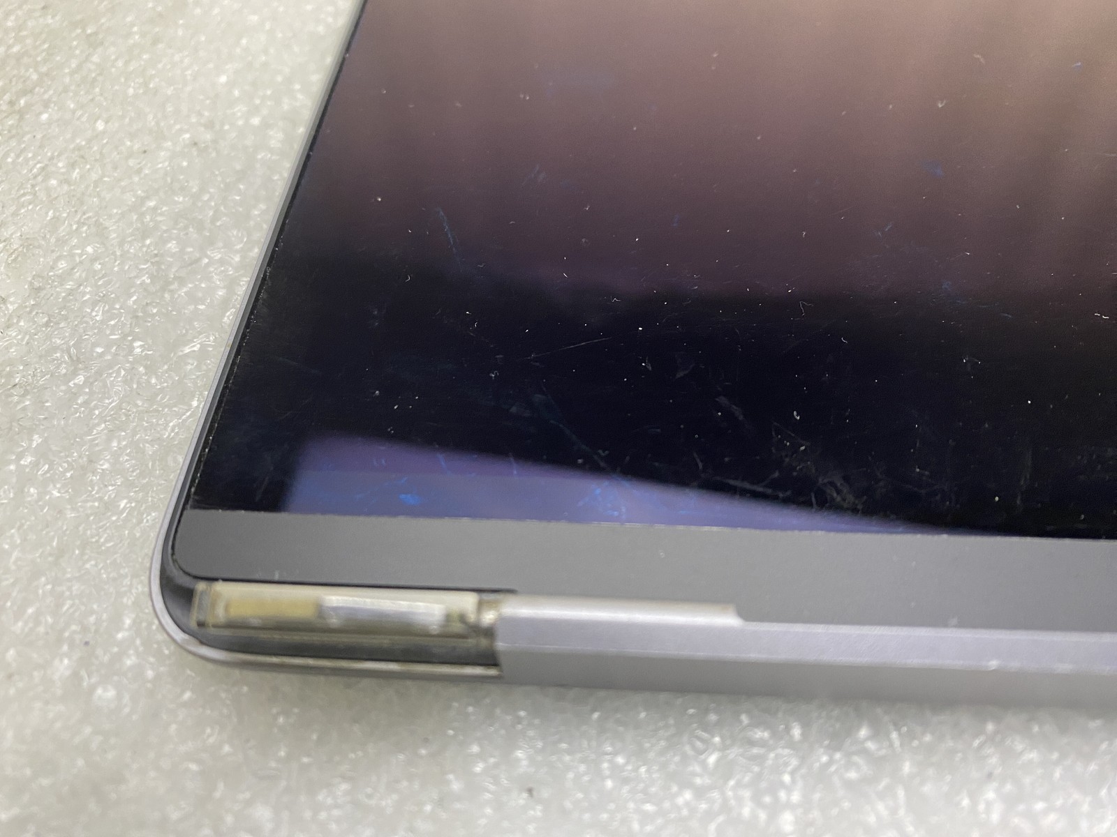MacBook Air A1932 A2179 13″ 2018-2020 LCD Assembly SPACE GRAY 661-15389 Grade C