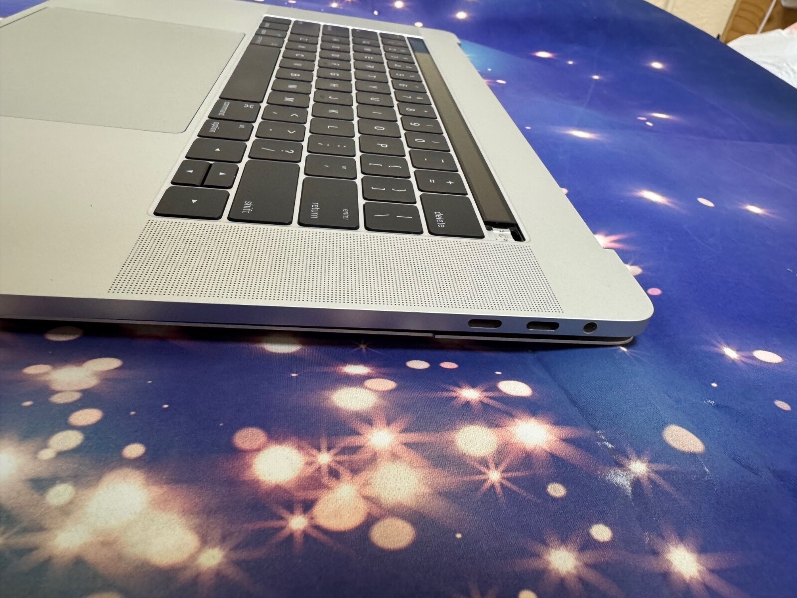 OEM MacBook Pro 15 2016 2017 A1707 Palmrest + Touchpad + Keyboard + Battery