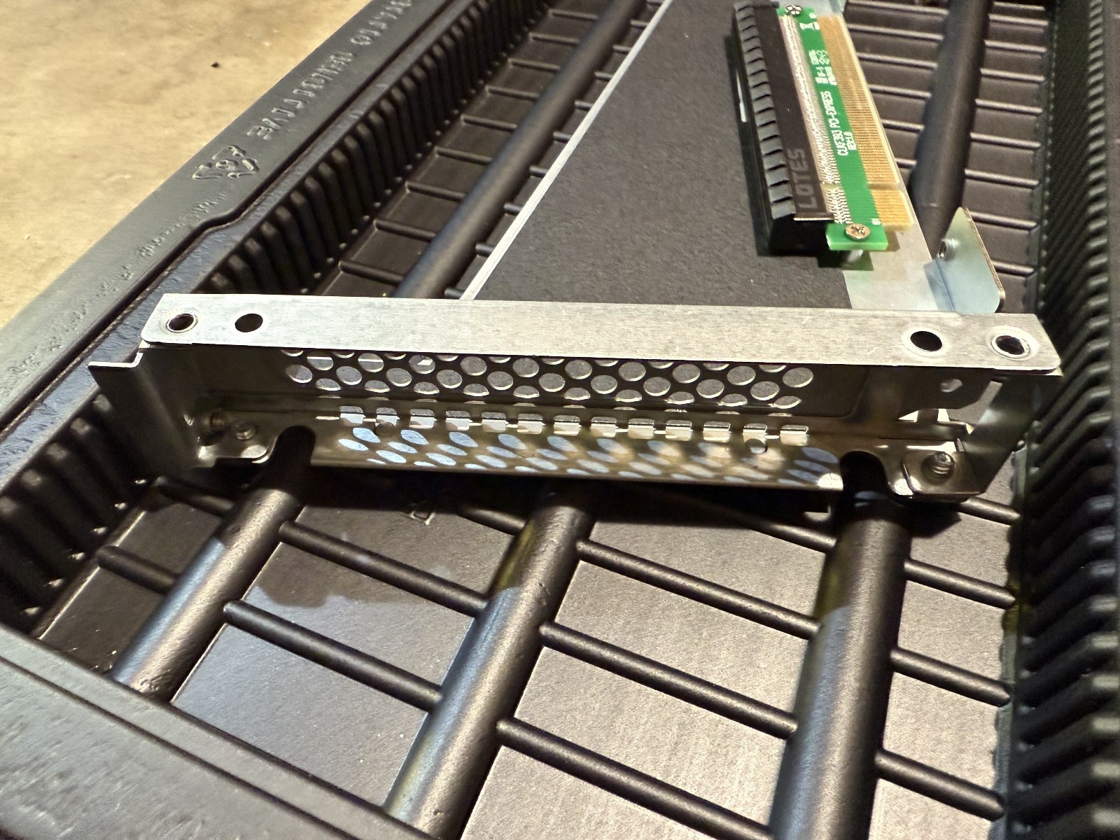 Lotes PCI-Express CLKF393 Riser Card and Frame