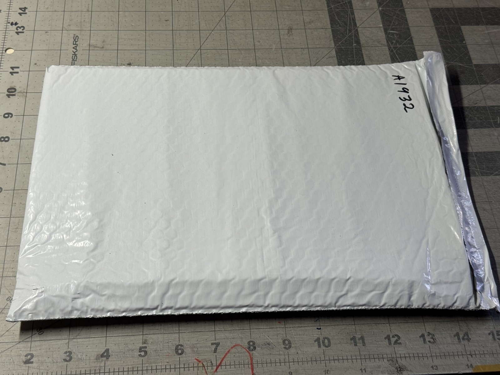 GENUINE 2018-2020 MacBook Air A1932 13″ LCD Assembly 661-15389. SILVER