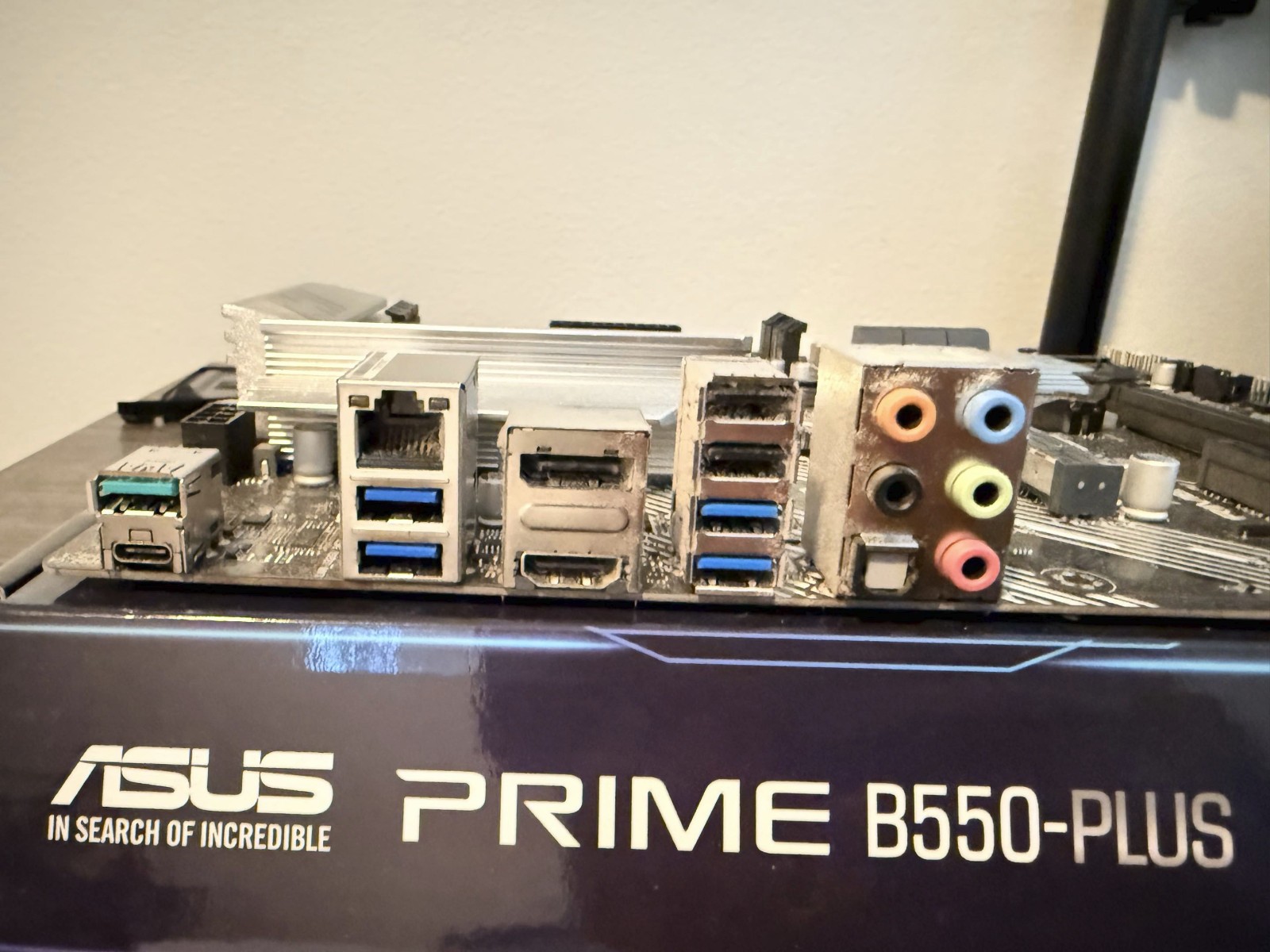 ASUS PRIME B550-PLUS AM4 Motherboard + GIGABYTE WIFI Card – see description!