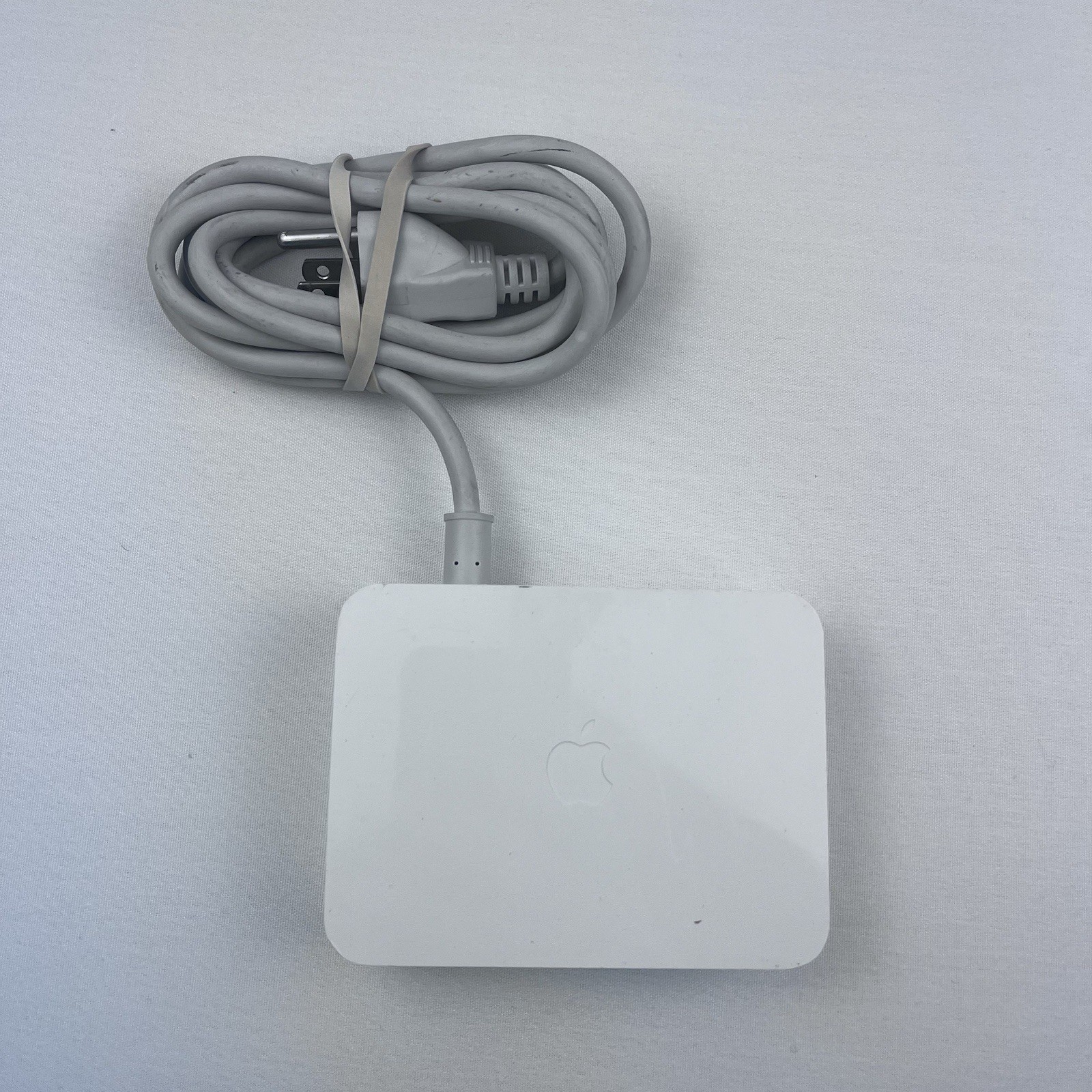 Genuine Apple OEM A1096 Cinema Display White Power Adapter 65W w/ Cord Untested