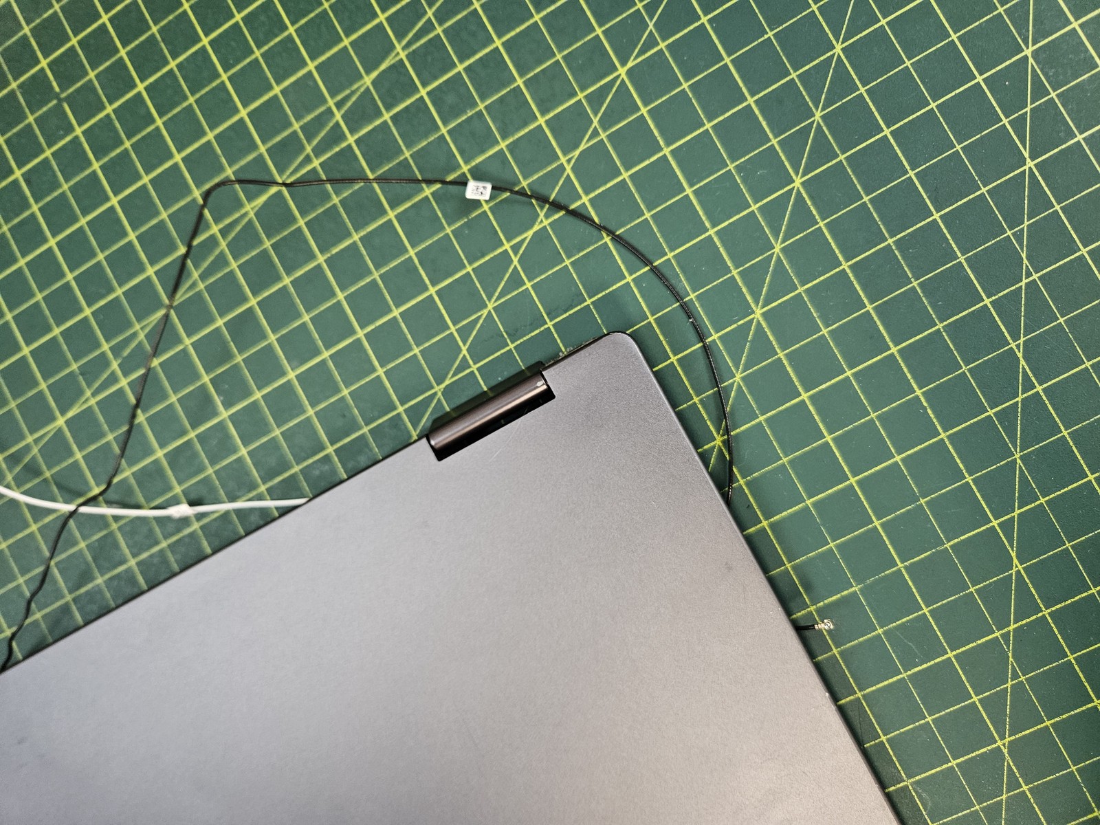 Lenovo Yoga 7 2-in-1 14IML9 14″ FHD Touch LCD Screen Complete Assembly #e262
