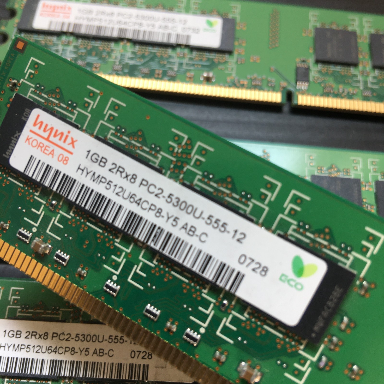 2PCS Hynix 1GB 2Rx8 PC2-5300U-555-12 HYMP512U64CP8-Y5 AB-C 0728 Memory RAM Stick