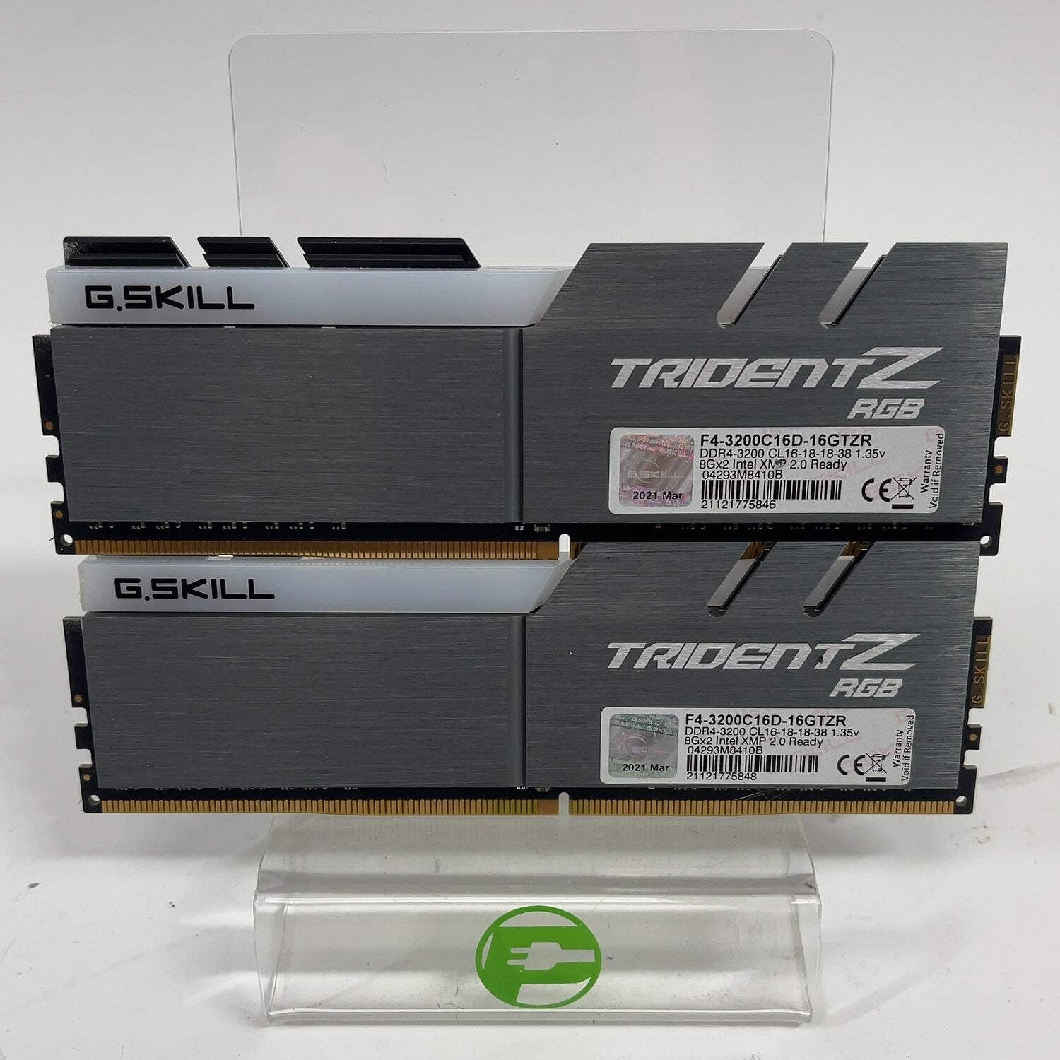 G.Skill Trident Z RGB 16GB (2x8GB) RAM DDR4 3000MHz F4-3200C16D-16GTZR