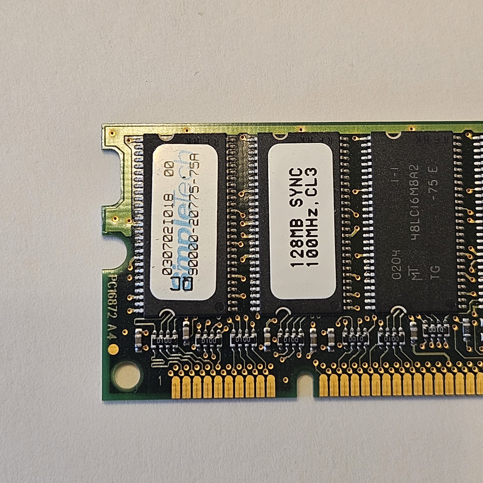 Infineon 128MB PC100 SDRAM 168-Pin DIMM 100MHz CL3 Desktop Memory RAM Module