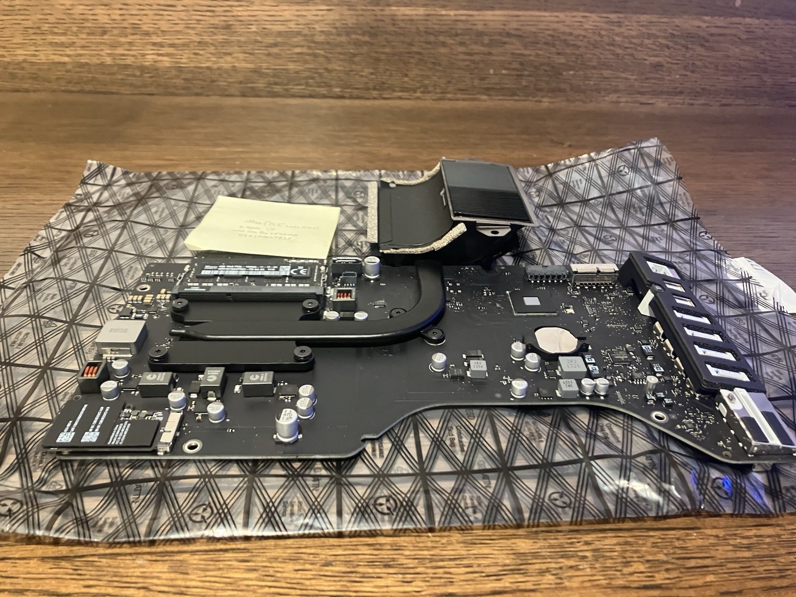 APPLE iMac 21.5″ Late 2013 A1418 Logic Board- Intel i5 – Iris Pro – 8gb Ram