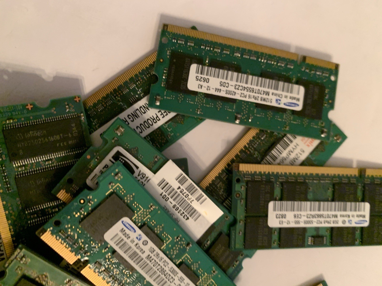 LOT of 177 DDR2 Mixed Brands & Size 2GB 1GB 512MB 256MB Vintage