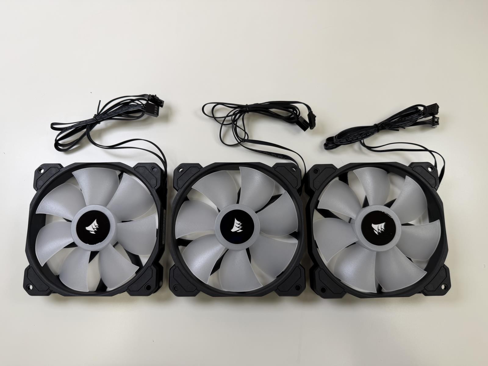 CORSAIR Fan, 120x120x25mm,12V, 1500A±200 RPM, Black Frame Fan- 3 EA