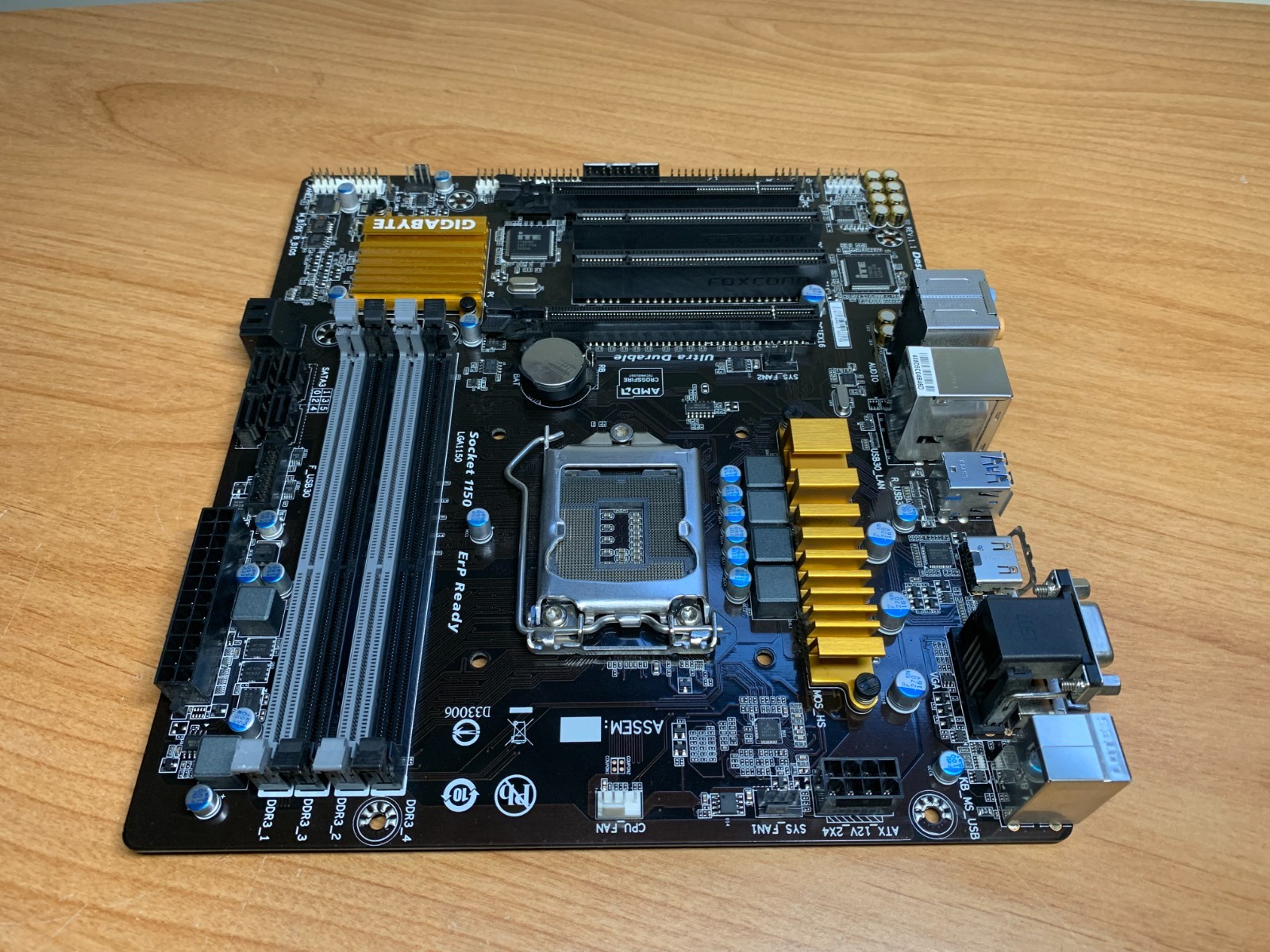 Gigabyte GA-H97M-D3H Micro-ITX Motherboard LGA 1150 with IO Shield -TESTED