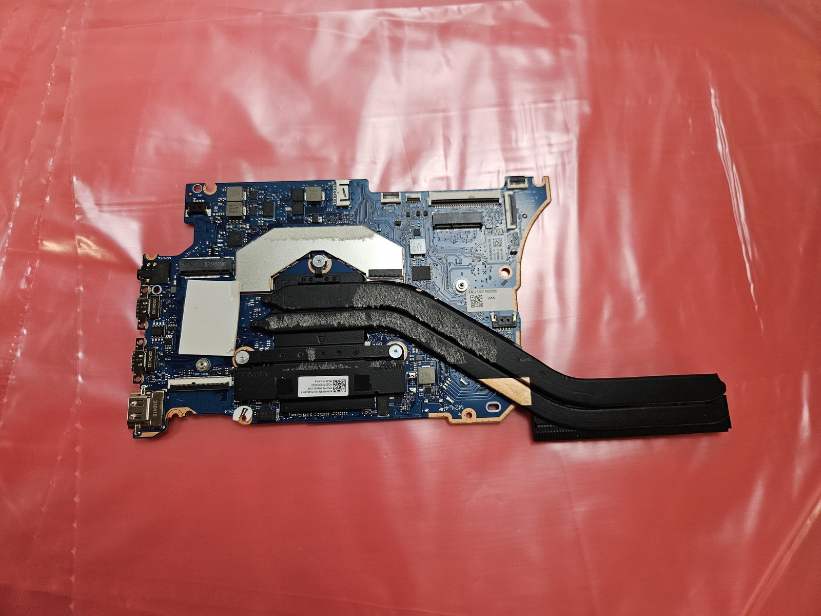 Lenovo Yoga 7 2-in-1 14AHP9 AMD Ryzen 7 8840HS 16GB Motherboard 5B21N60286