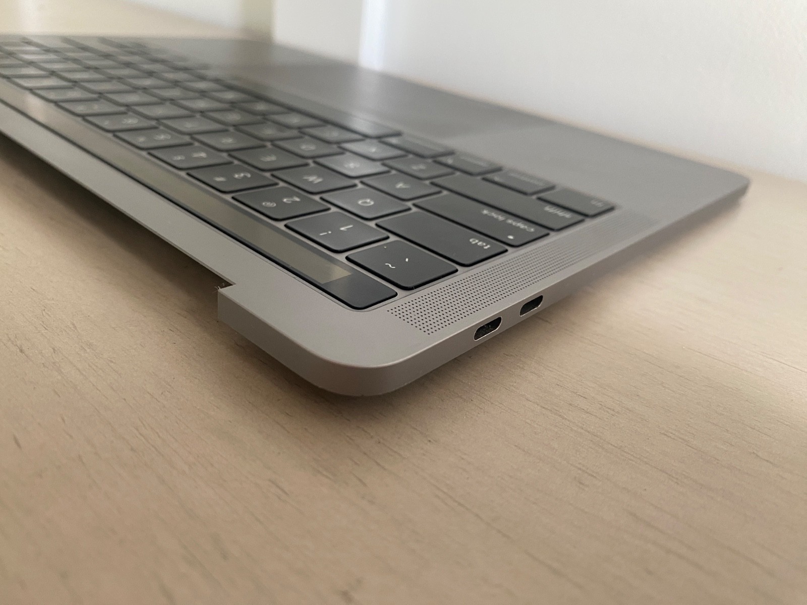 OEM MacBook Pro 13″ A2159 2019 Top Case Keyboard Good Battery (252) – Space Gray