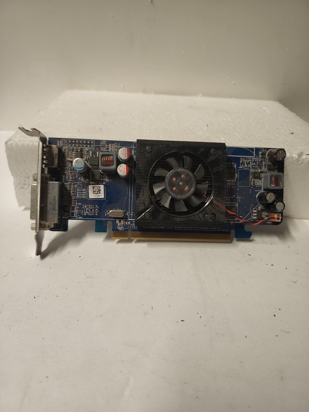 Dell ATI Radeon HD 4350 (P003P) 512MB DDR2 SDRAM PCI Express x16 Graphics…
