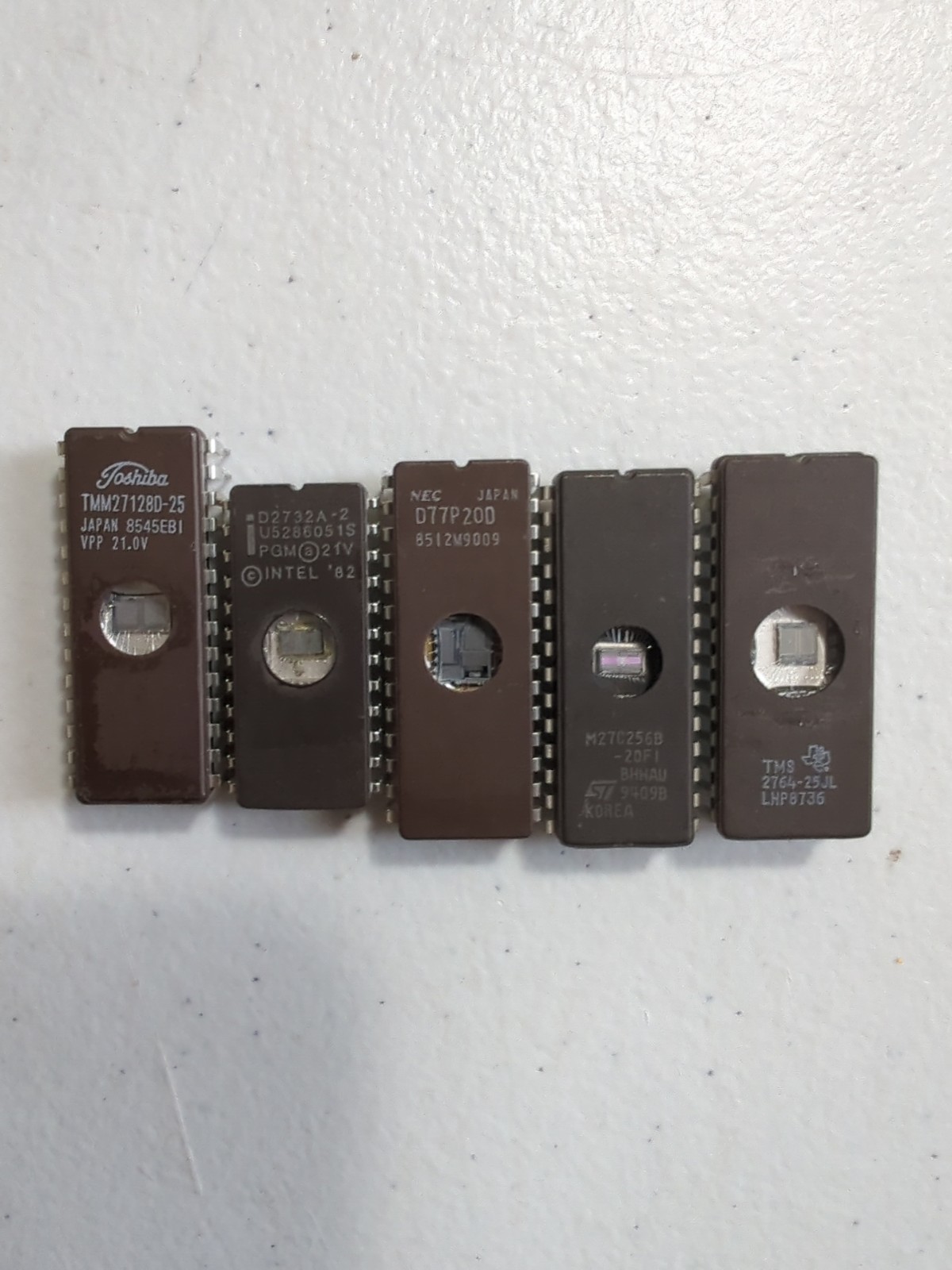 5 Lot of Vintage EPROMS, Mixed Brands