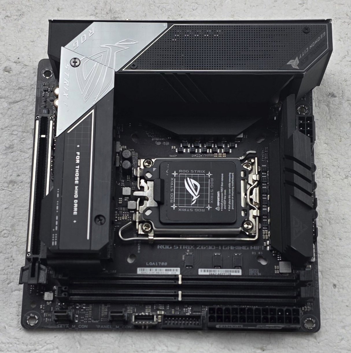 ASUS ROG Strix Z690-I Gaming WiFi LGA 1700 DDR5 PCIe 5.0 Mini-ITX Motherboard