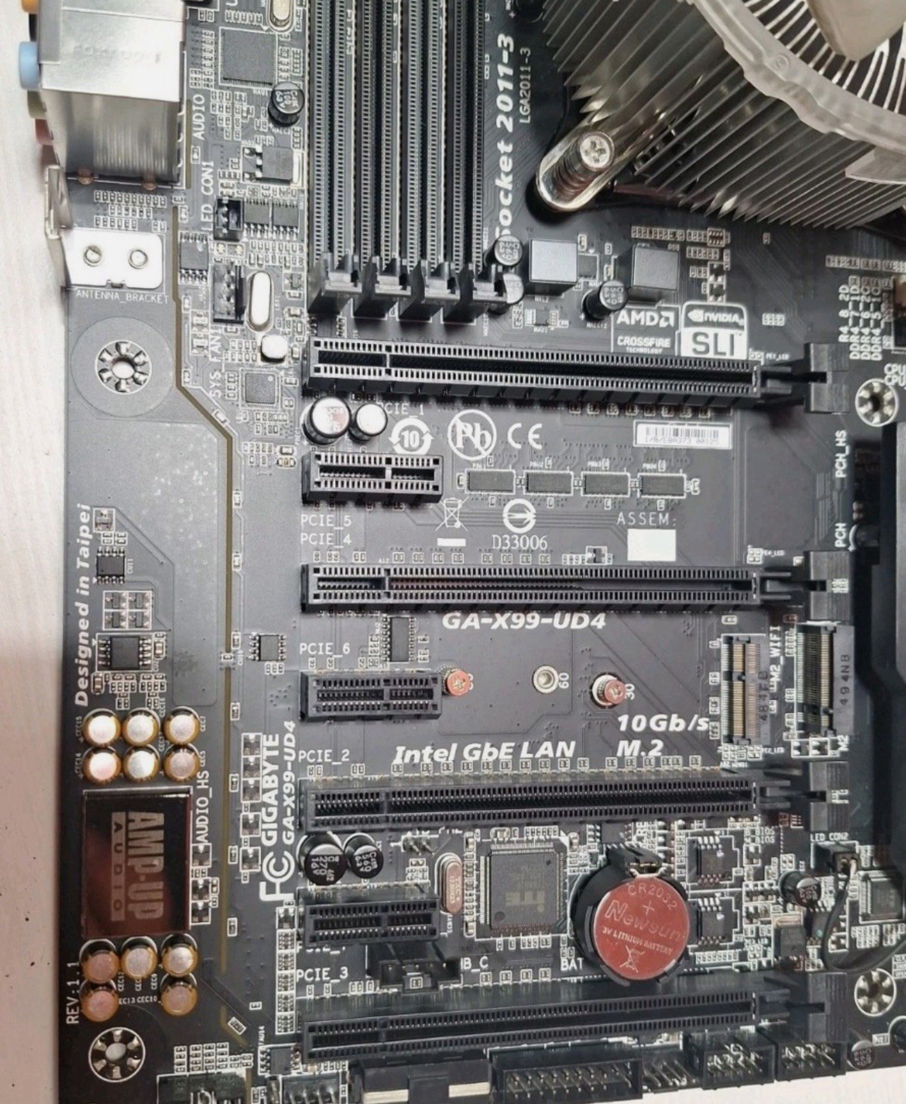 GIGABYTE GA-X99-UD4 Gaming Motherboard i7-5820K CPU