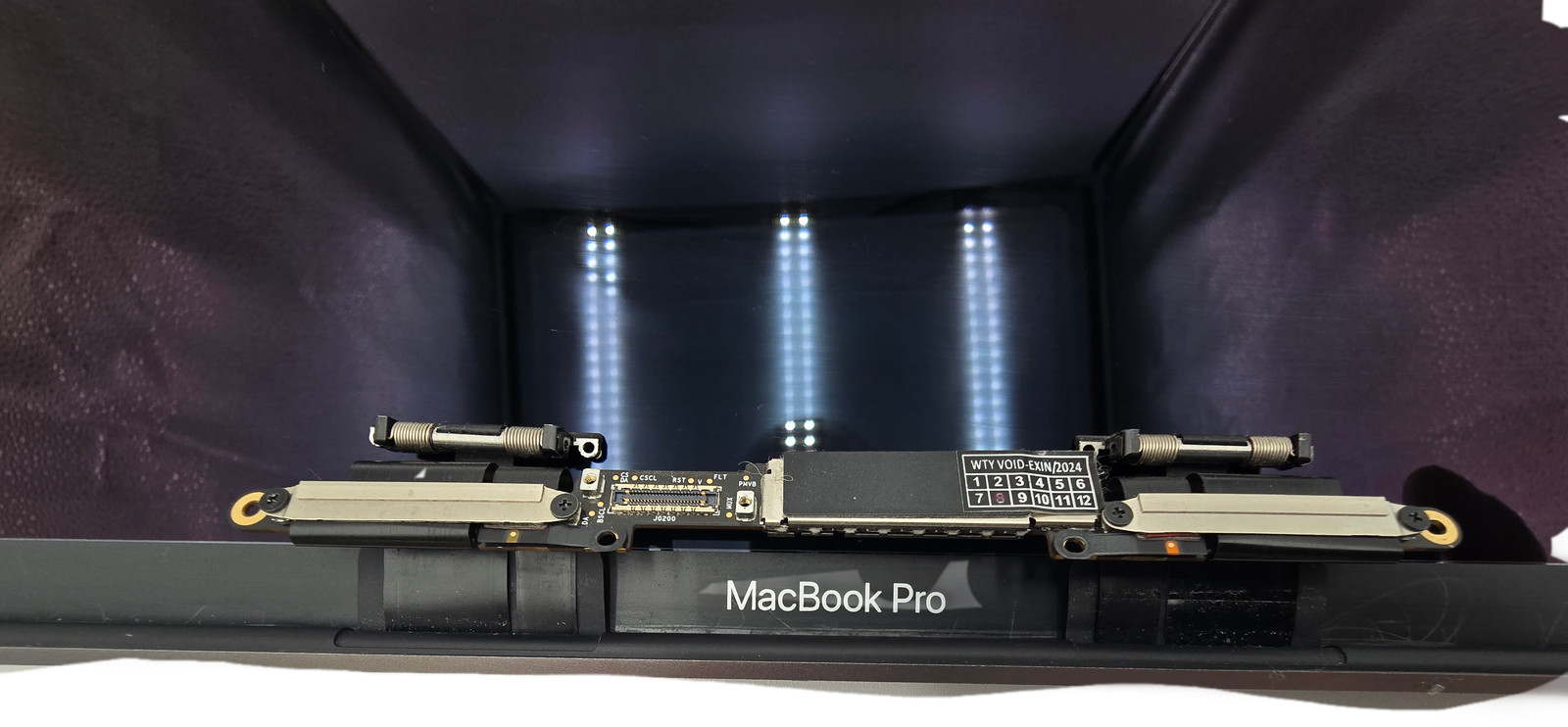 Apple MacBook Pro A1990 Screen Assembly
