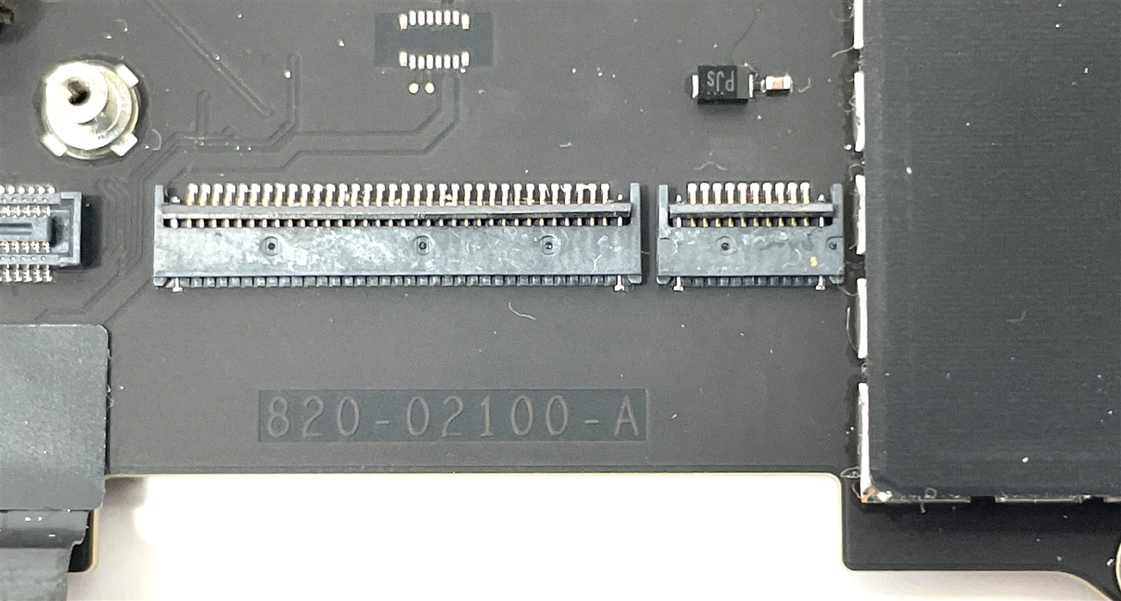 Apple MacBook Pro A2485 Logic Board M1 Pro 1TB 16GB RAM 16c GPU 820-02100-A