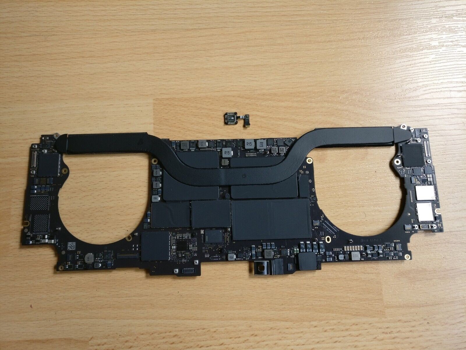 MacBook Pro 16A2141 2019 2.6gh i7 16GB 512GB 820-01700 Logic Board Touch ID READ