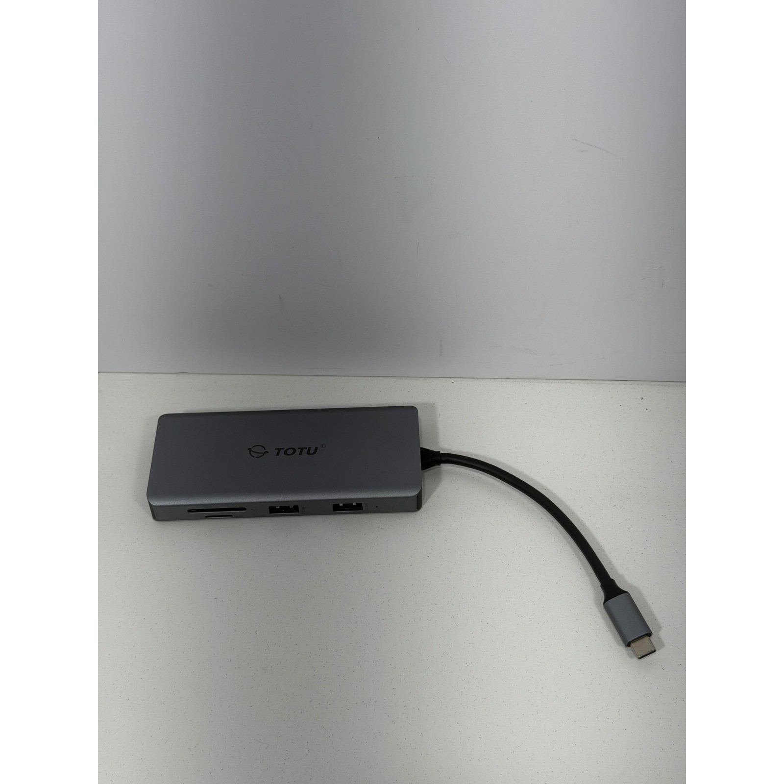 TOTU USB Type-C Hub Pro 11-in-1 Docking Station HDMI VGA Ethernet TT-HB002D Gray