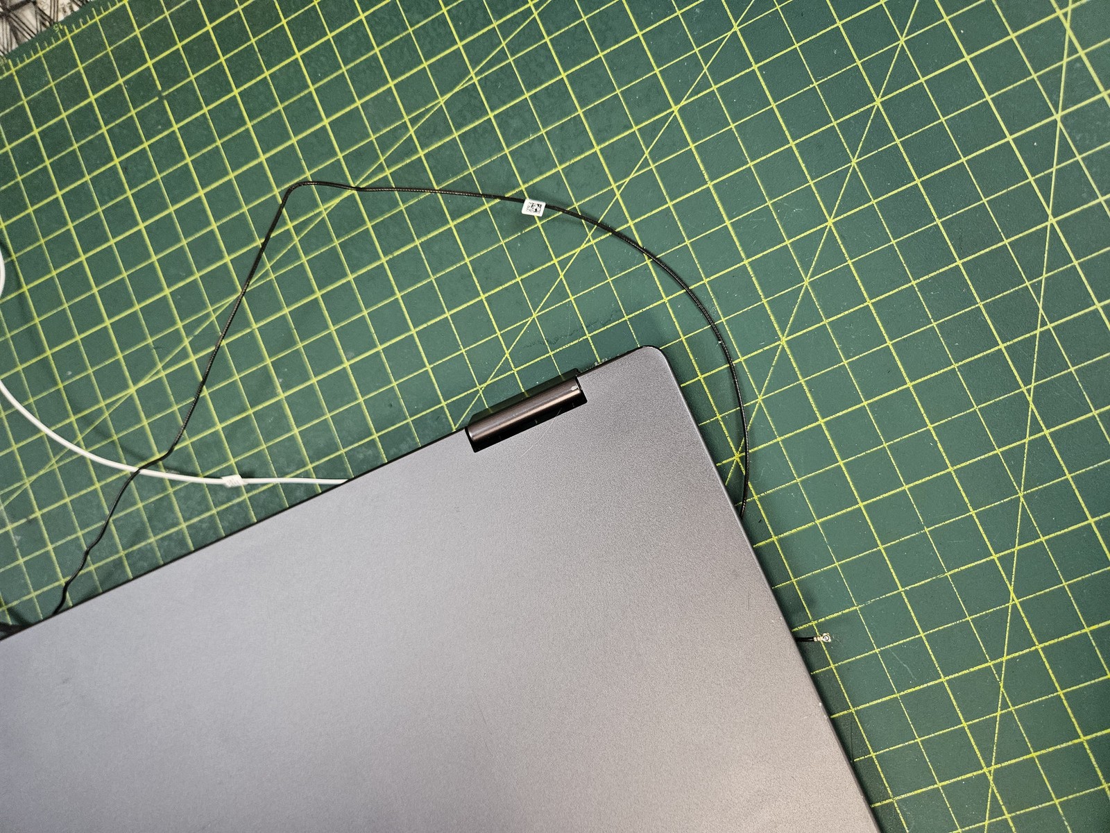 Lenovo Yoga 7 2-in-1 14IML9 14″ FHD Touch LCD Screen Complete Assembly #e262