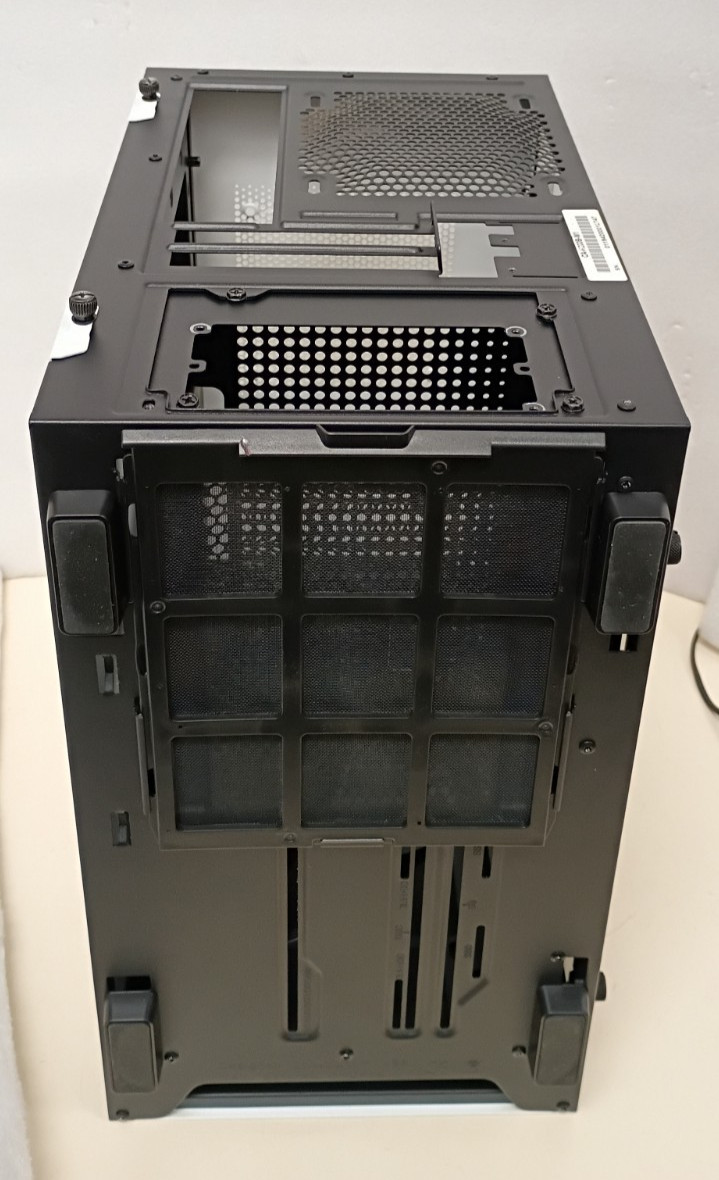NZXT H200 ATX MINI Tower Case White/Black Tempered Glass NZXTH H200B-W1 USED