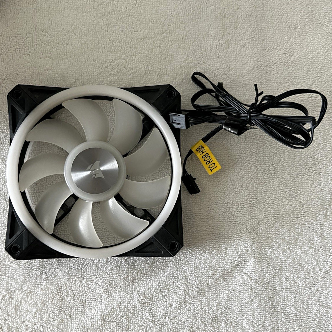 9 Corsair QL120 RGB 120mm PWM Case Fan Multicolor RGB 4-Pin Black/White