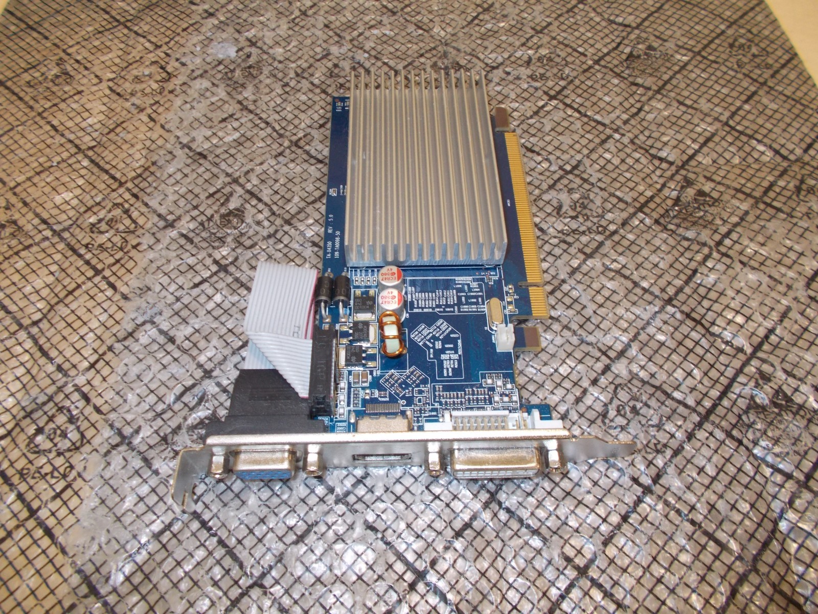 Diamond ATI Radeon HD 5450 1GB PCI-E Video Card + DVI/HDMI TA-X4350