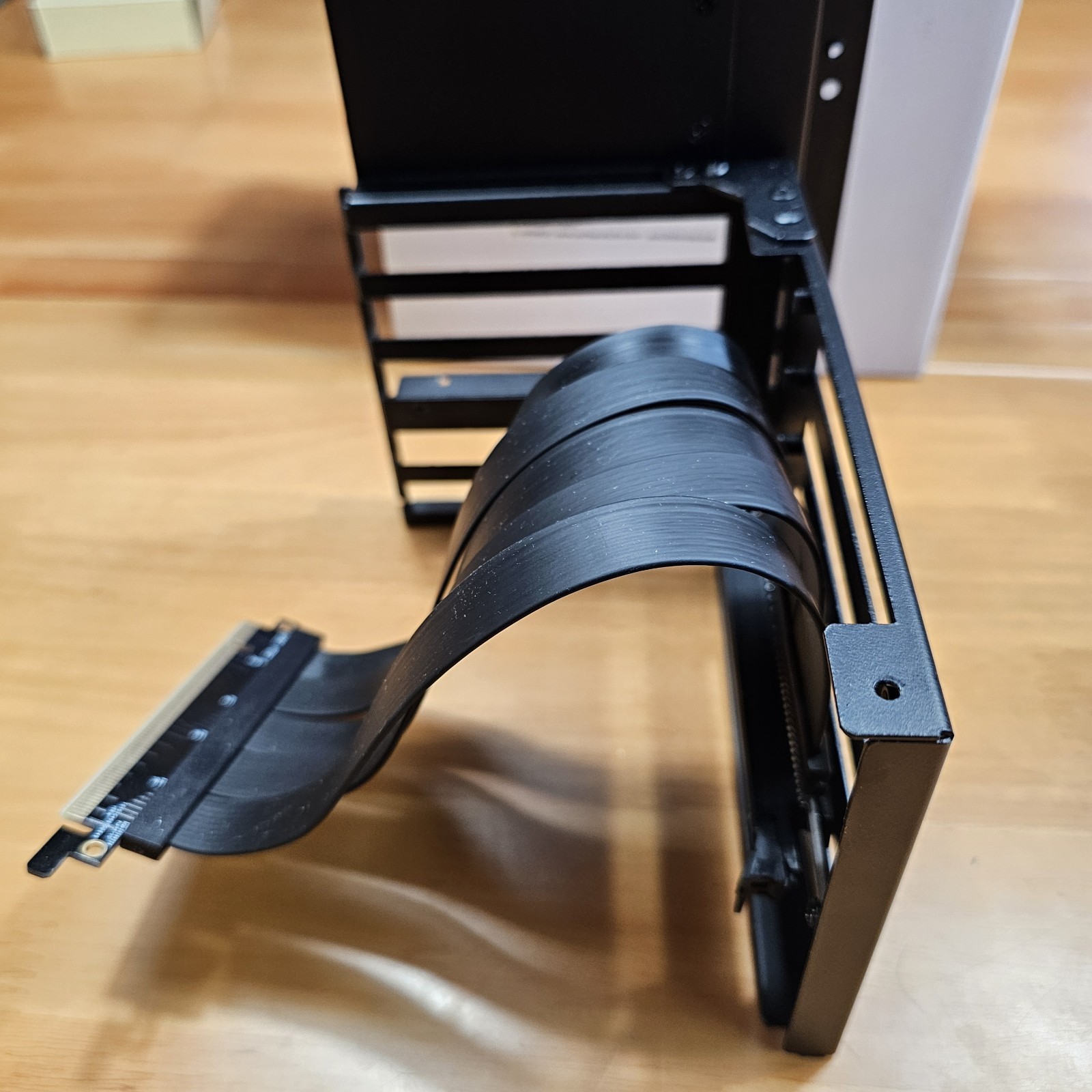Lian Li 011DXL-1-PCle Vertical GPU Bracket Kit (Open Box Never Used)