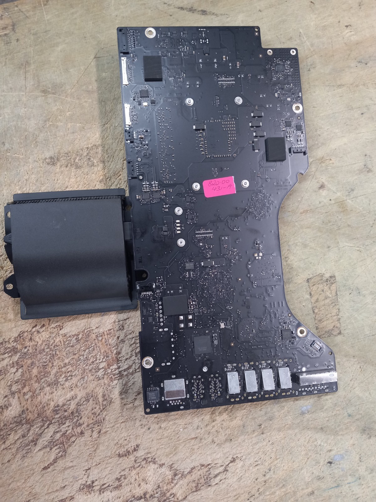 Apple iMac 21.5 Logic Board A1418 Late 2015 i5 2.8GHz 820-00431-A w 32GB SSD DR
