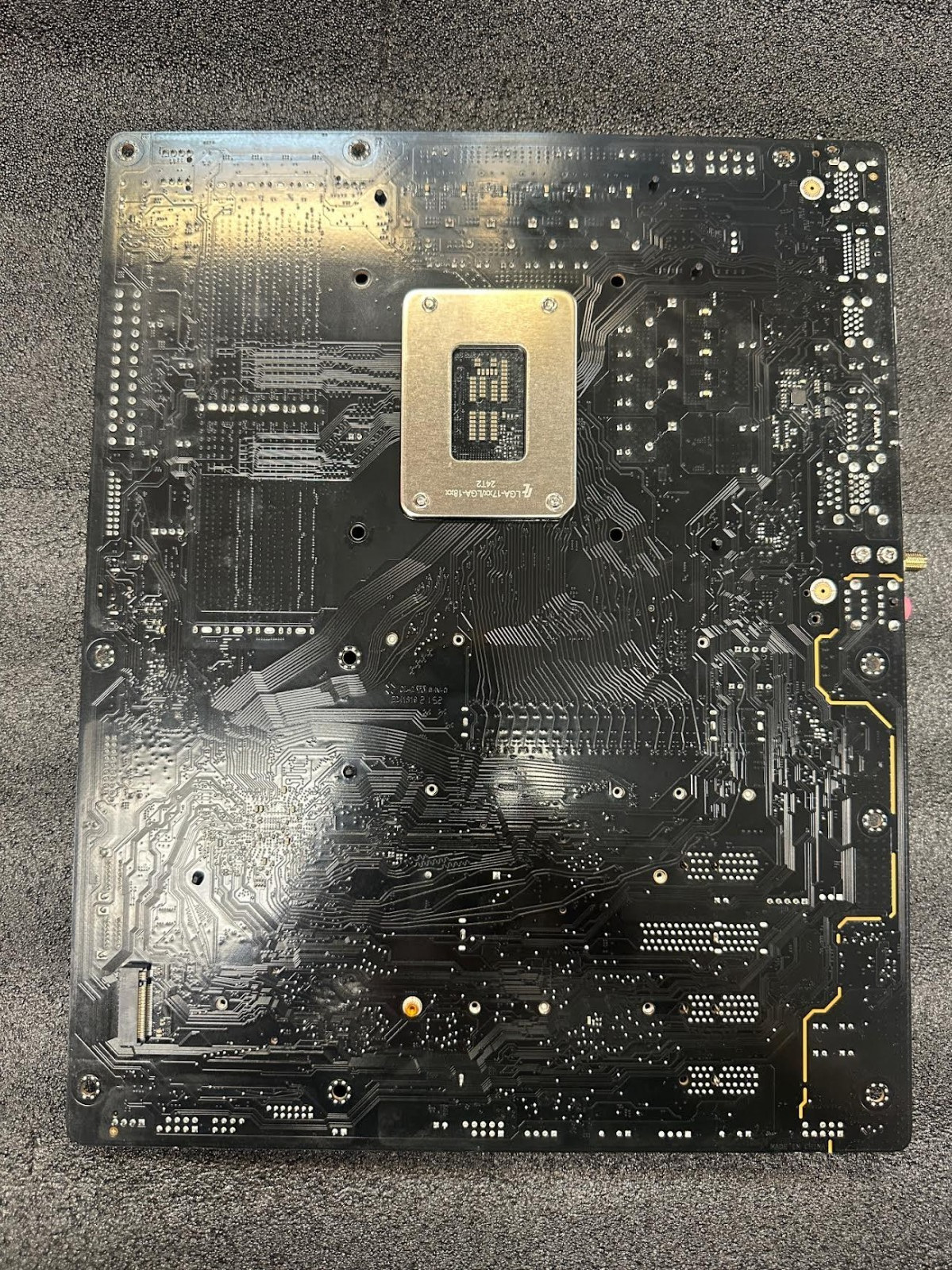 ASROCK Z690-C/D5 ATX WIFI Motherboard Intel Socket LGA1700 (USED)