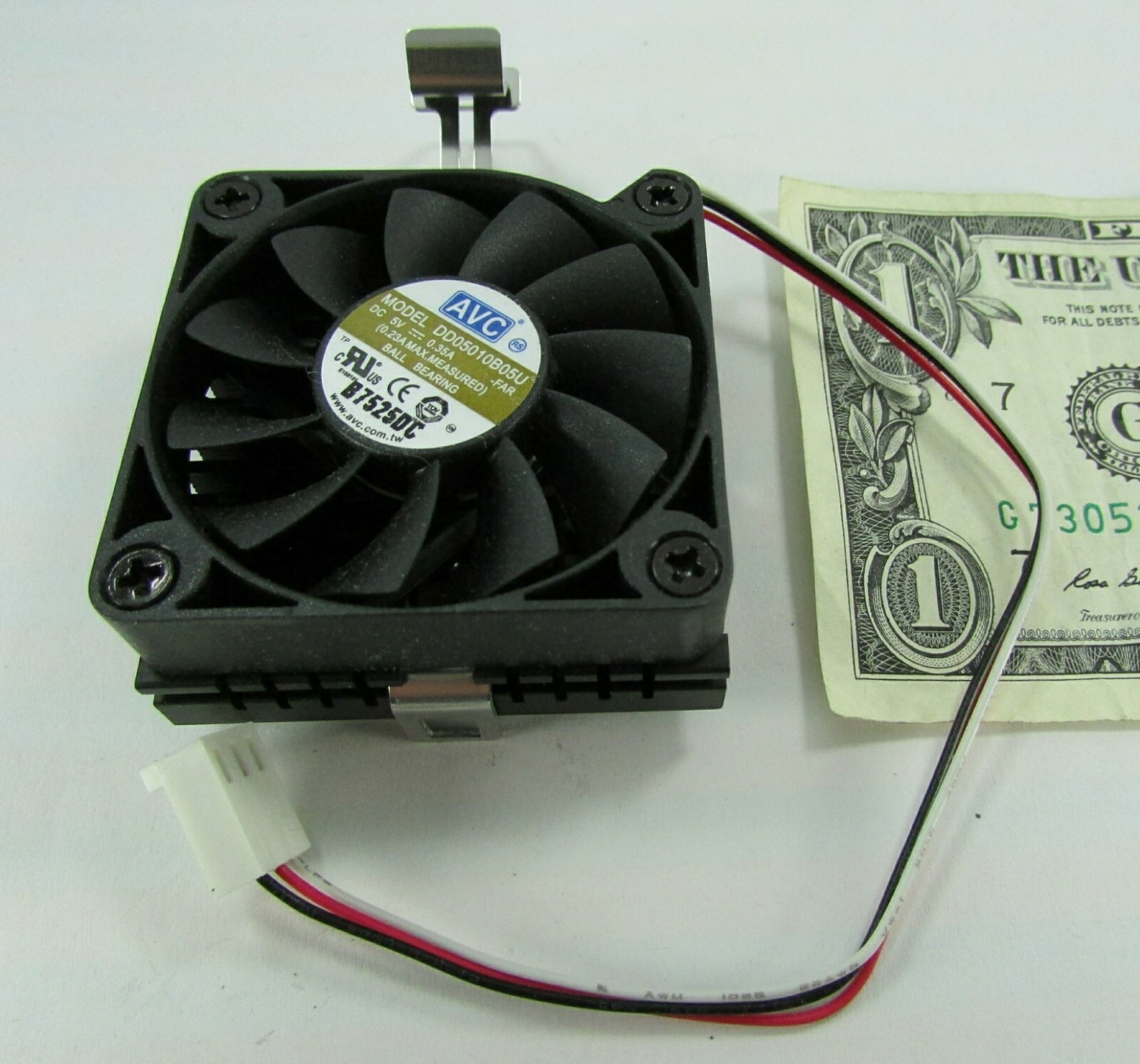 New AVC Ball Bearing Cooling Fan with Heatsink & Mount 5VDC .35A DD05010B05U