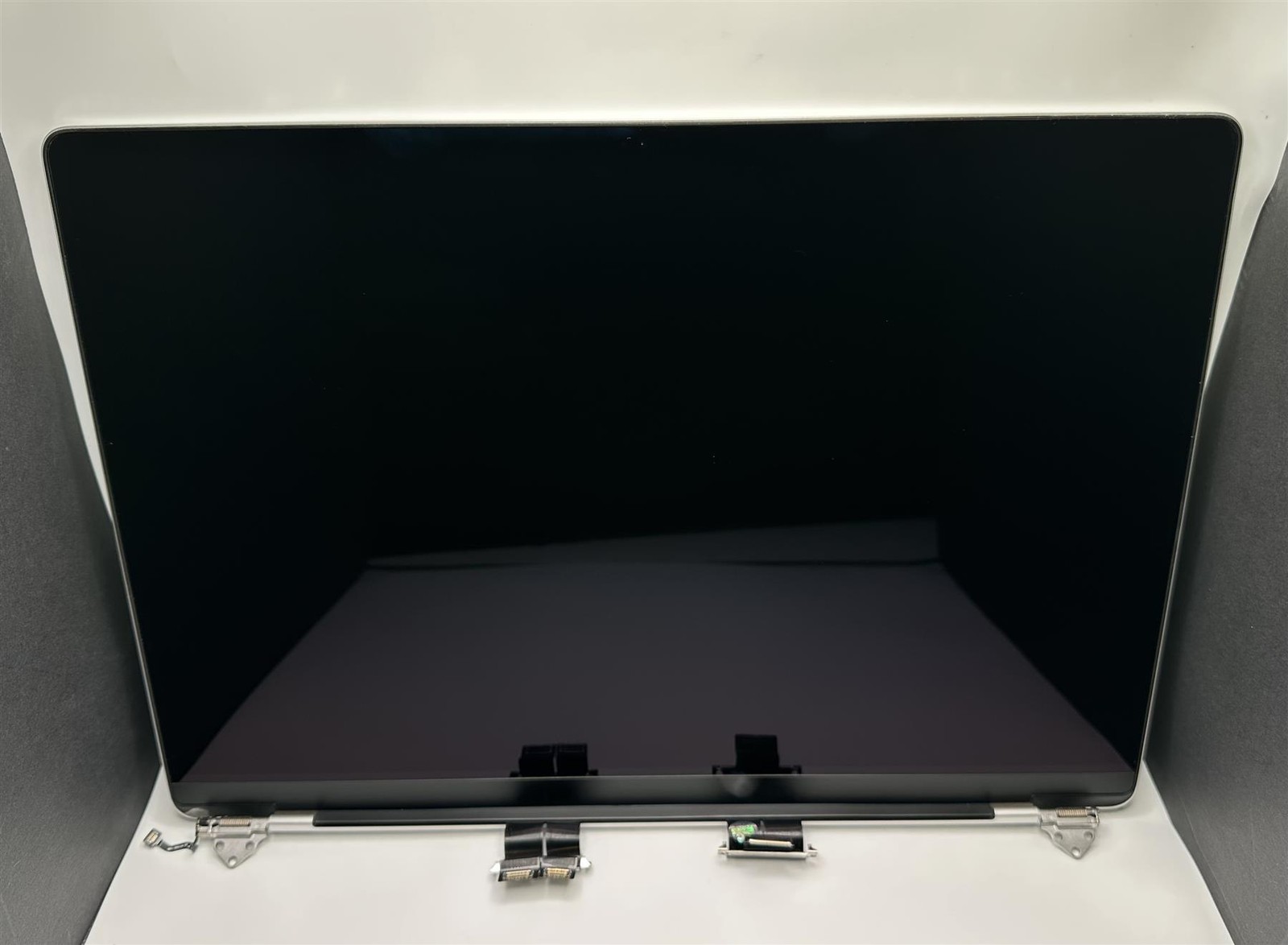 Apple MacBook Pro 16″ A3403 Screen Replacement Assembly Space Black Good