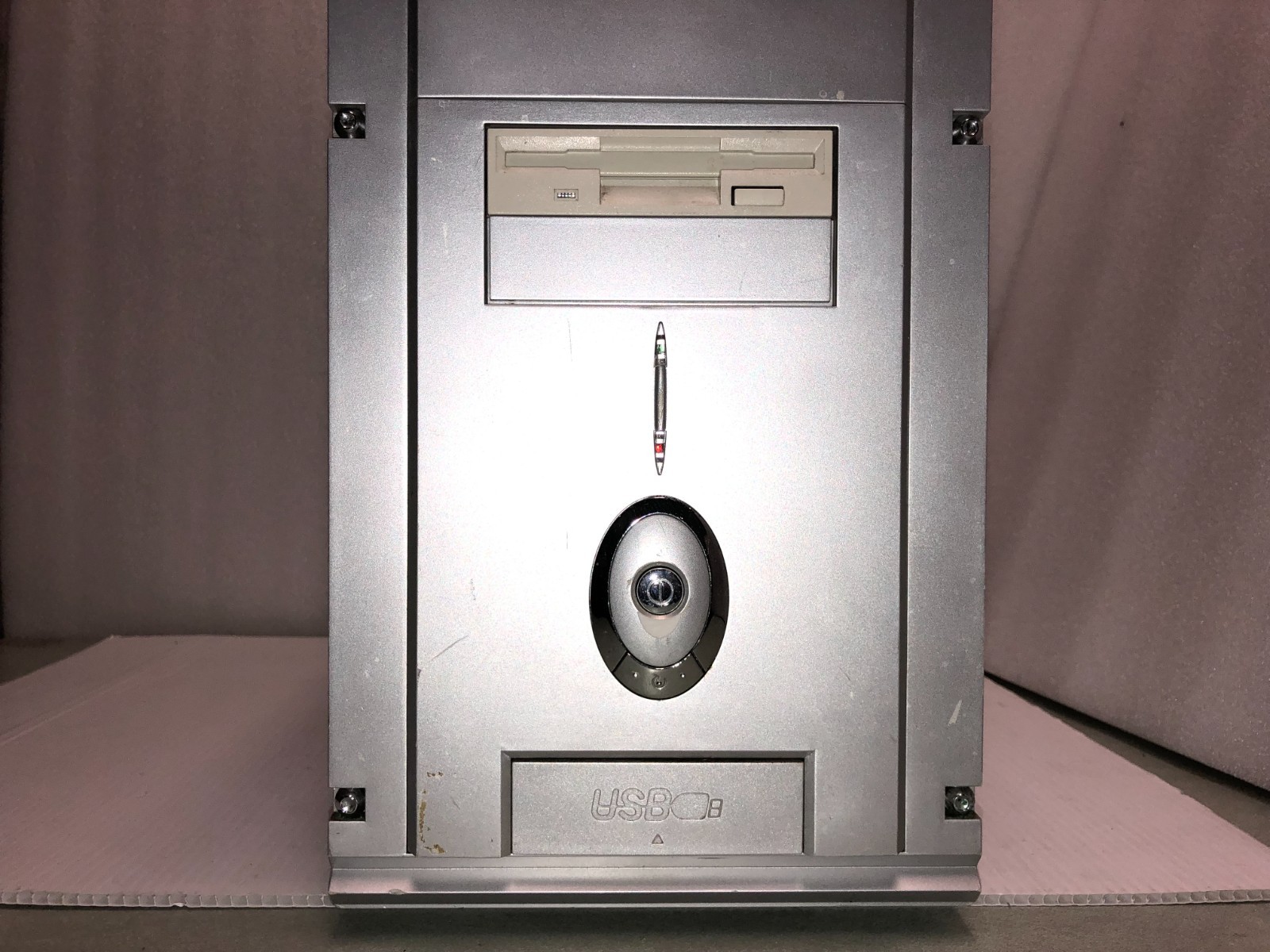 Unbranded Steel Silver Gray Mid-2000s ATX Mid Tower Gaming Computer Case – Used