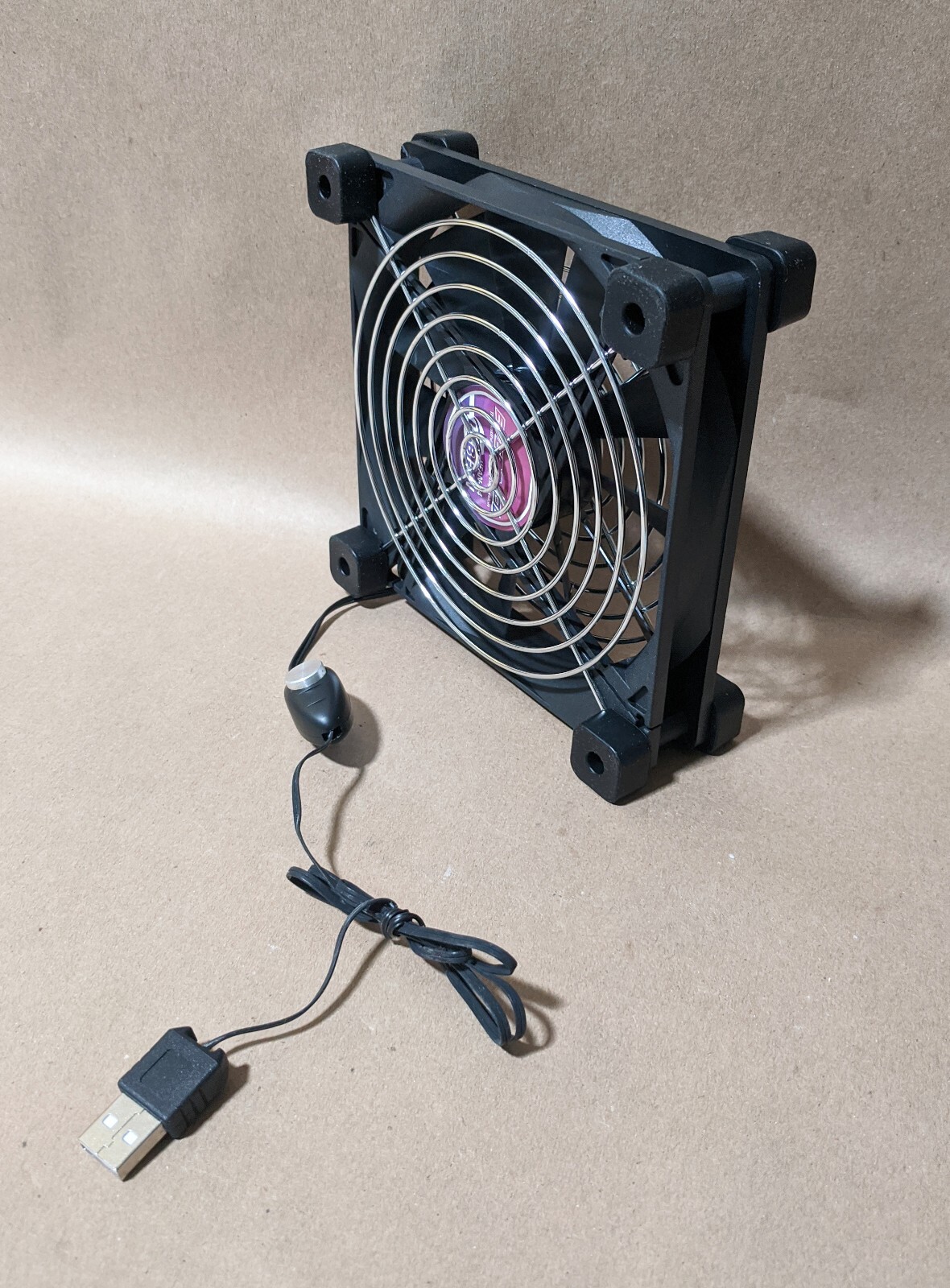 Evercool 140mm USB Powered NUC, Router, Amplifier, Console 2-Speed Cooling Fan